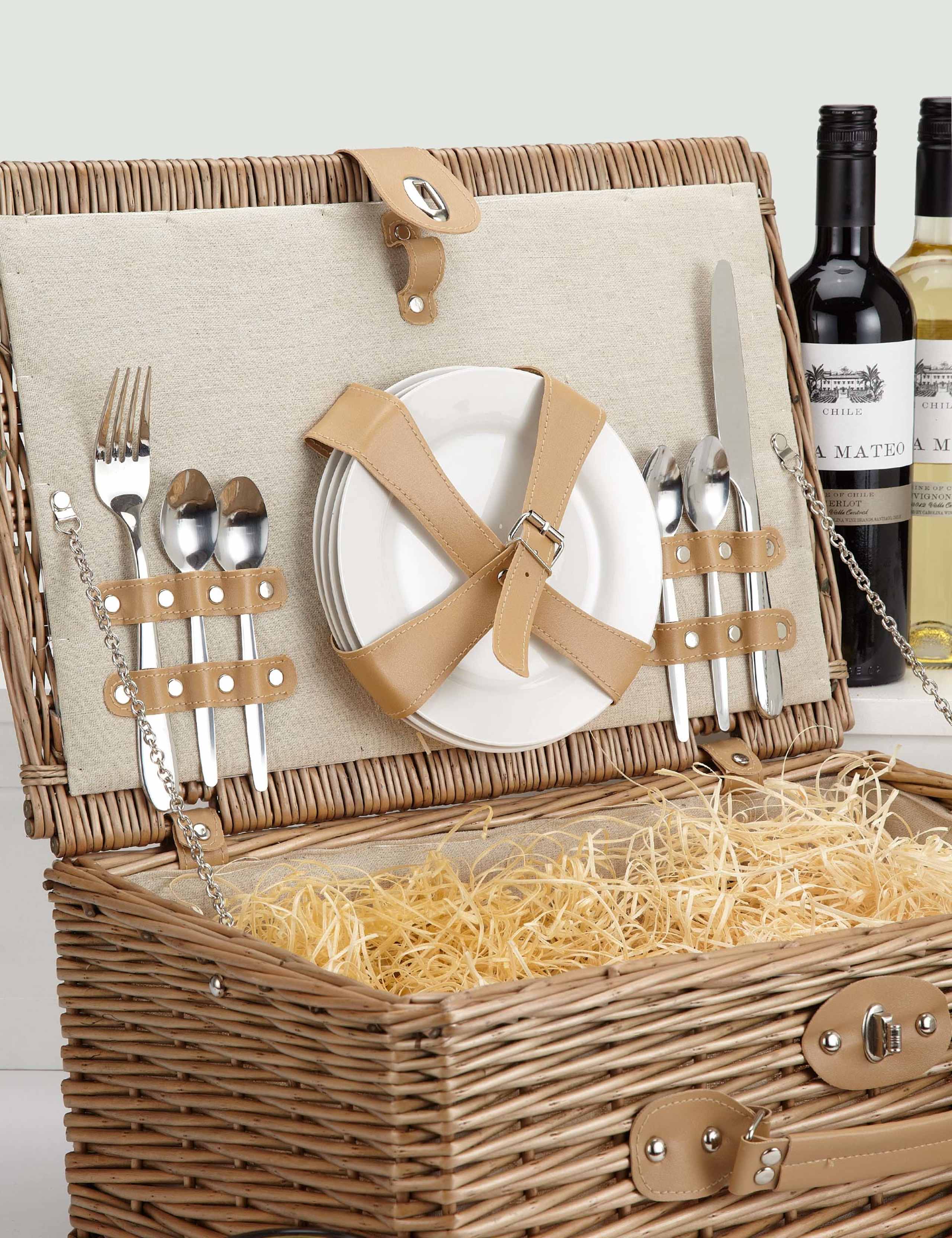 Luxury Picnic Hamper 3 of 3