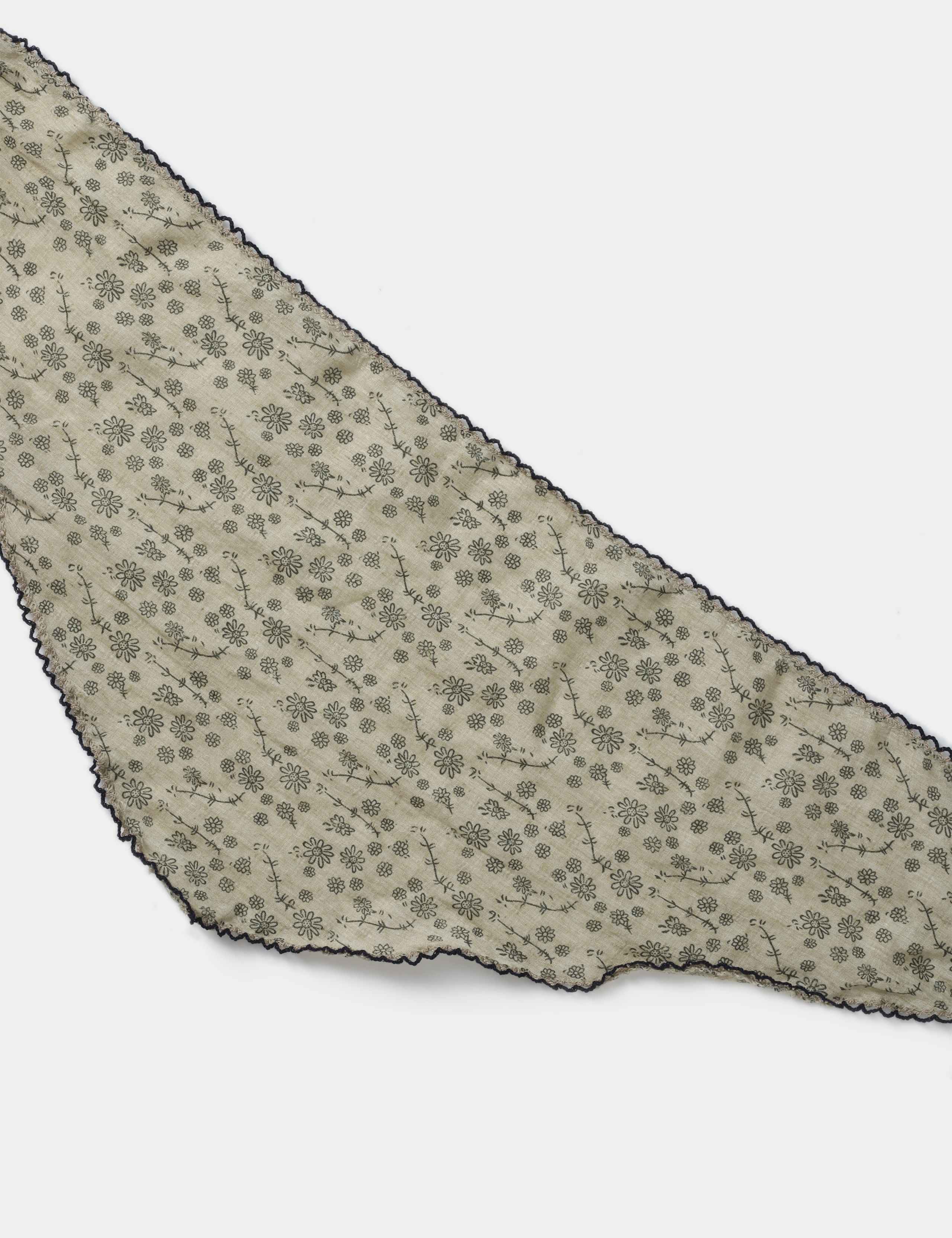 Cotton Scallop Edge Green Scarf 2 of 2