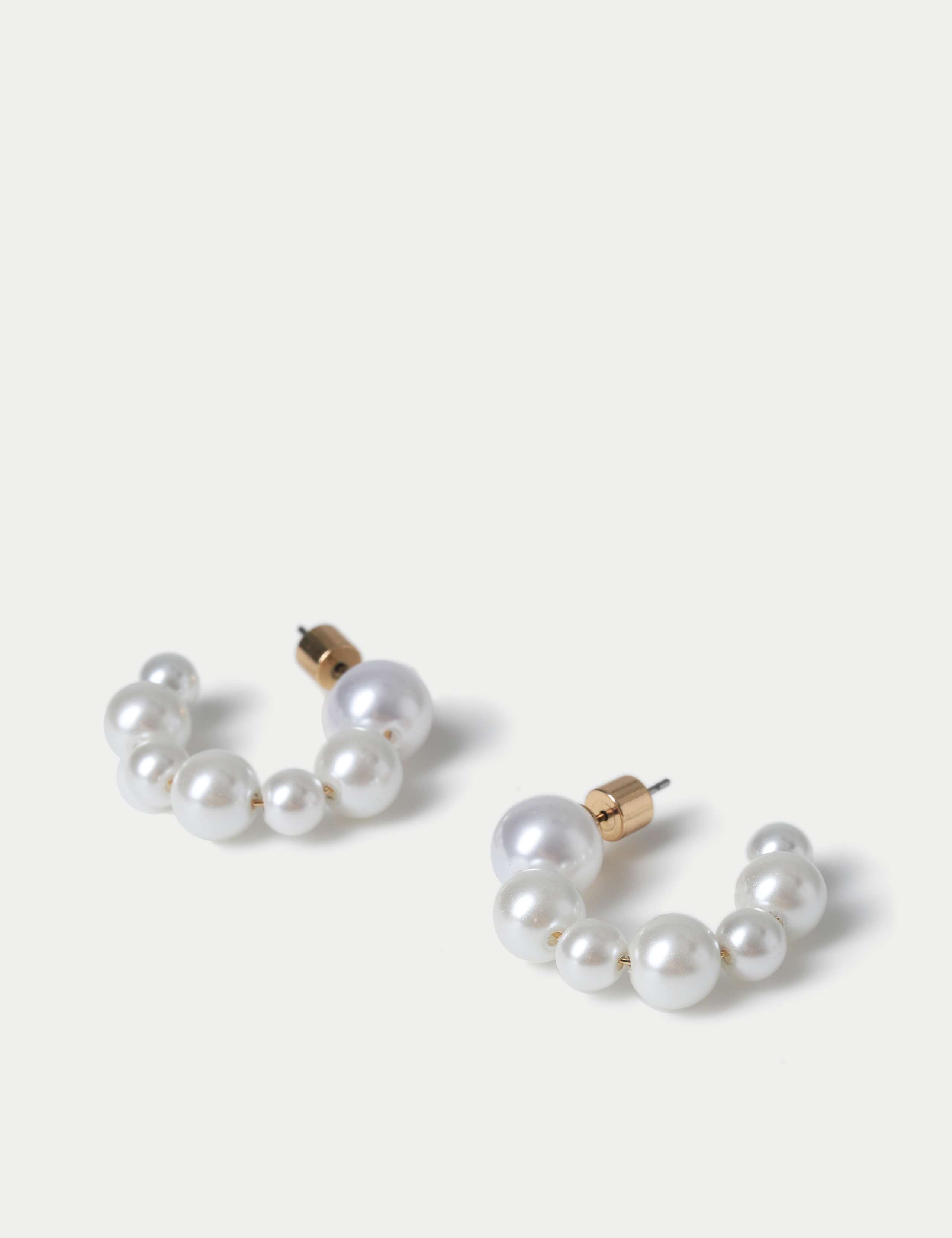 Pearl Twisted Hoop Earring 5 of 5