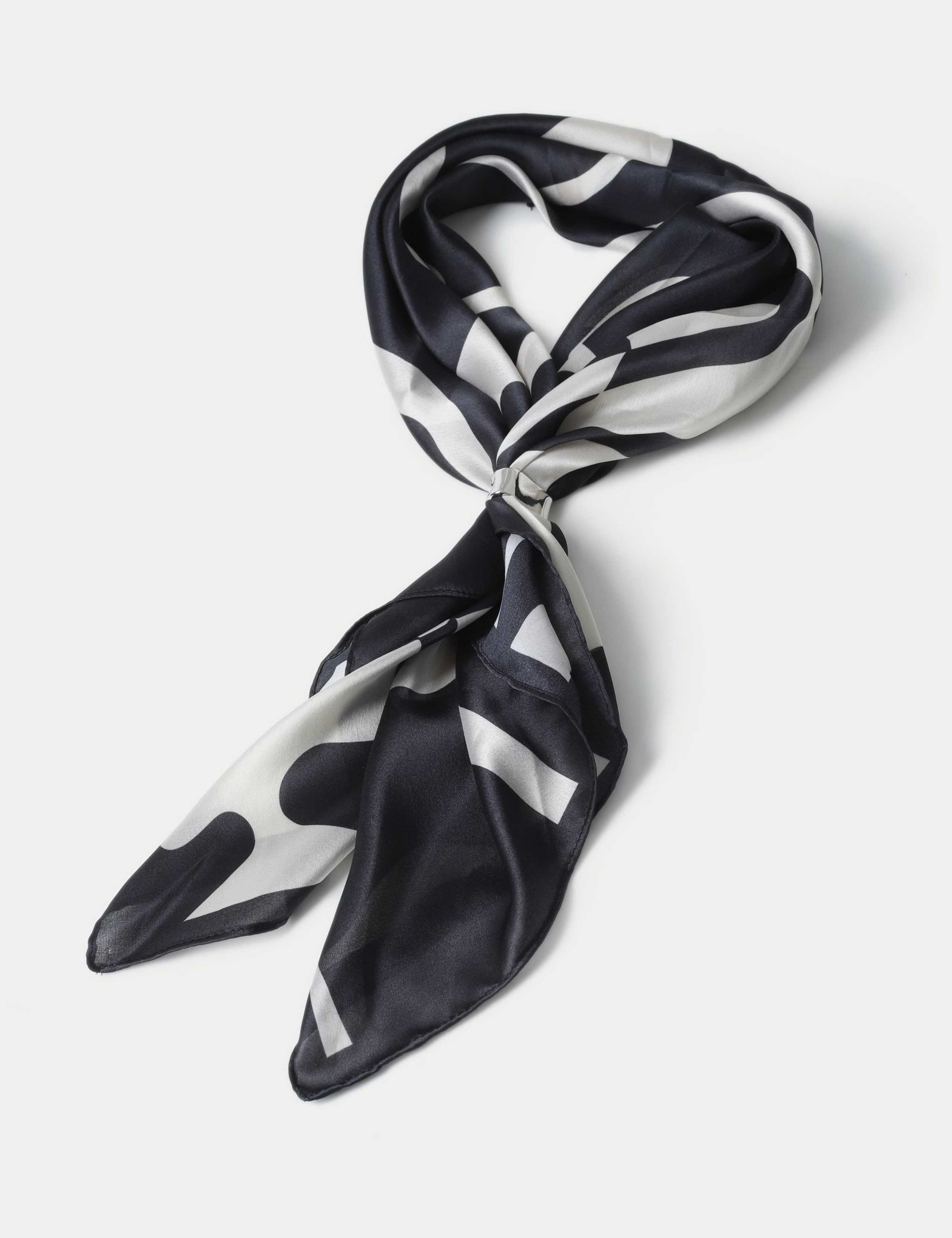 Black and White Ripple Scarf 2 of 2