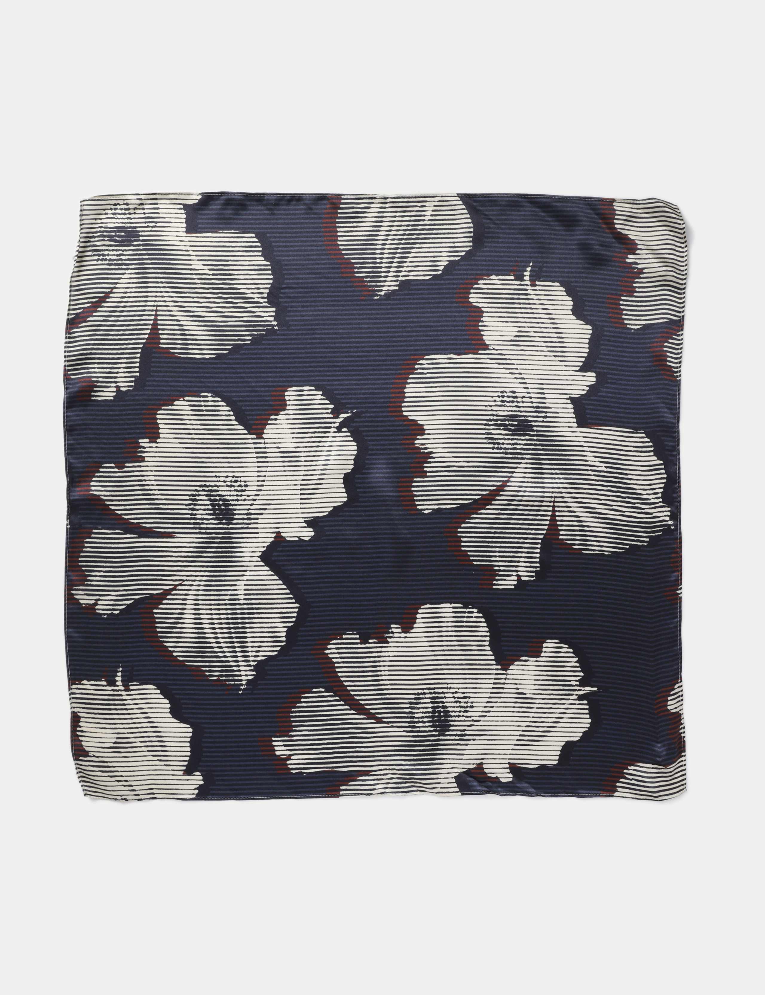Auto Floral Scarf 2 of 3