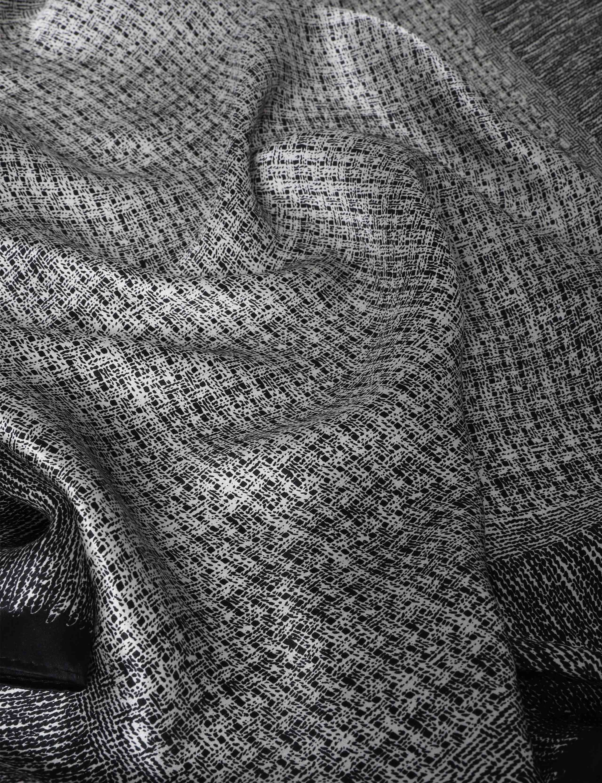 Auto Patterend Scarf 3 of 3