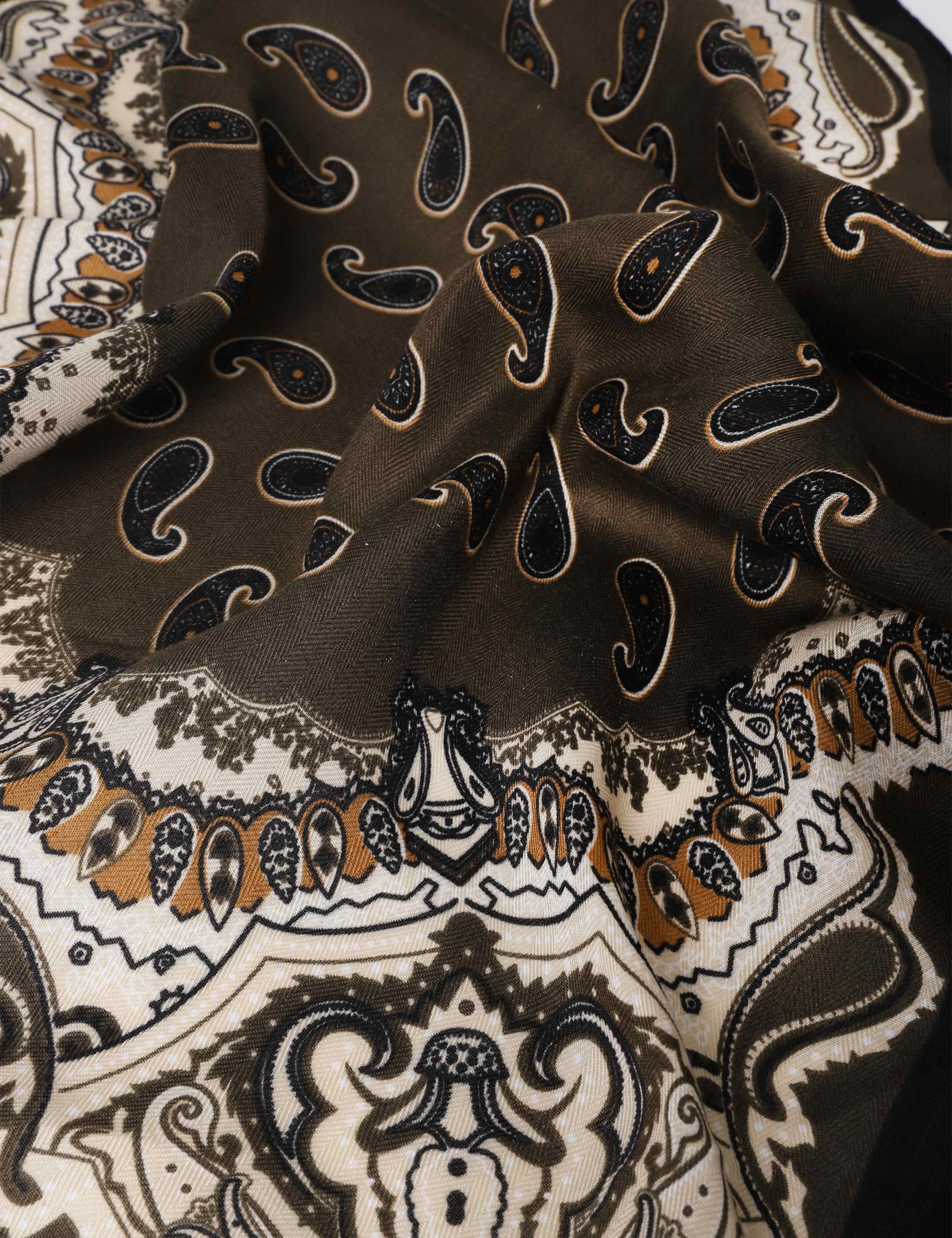 Warm Handle Khaki Scarf 2 of 2