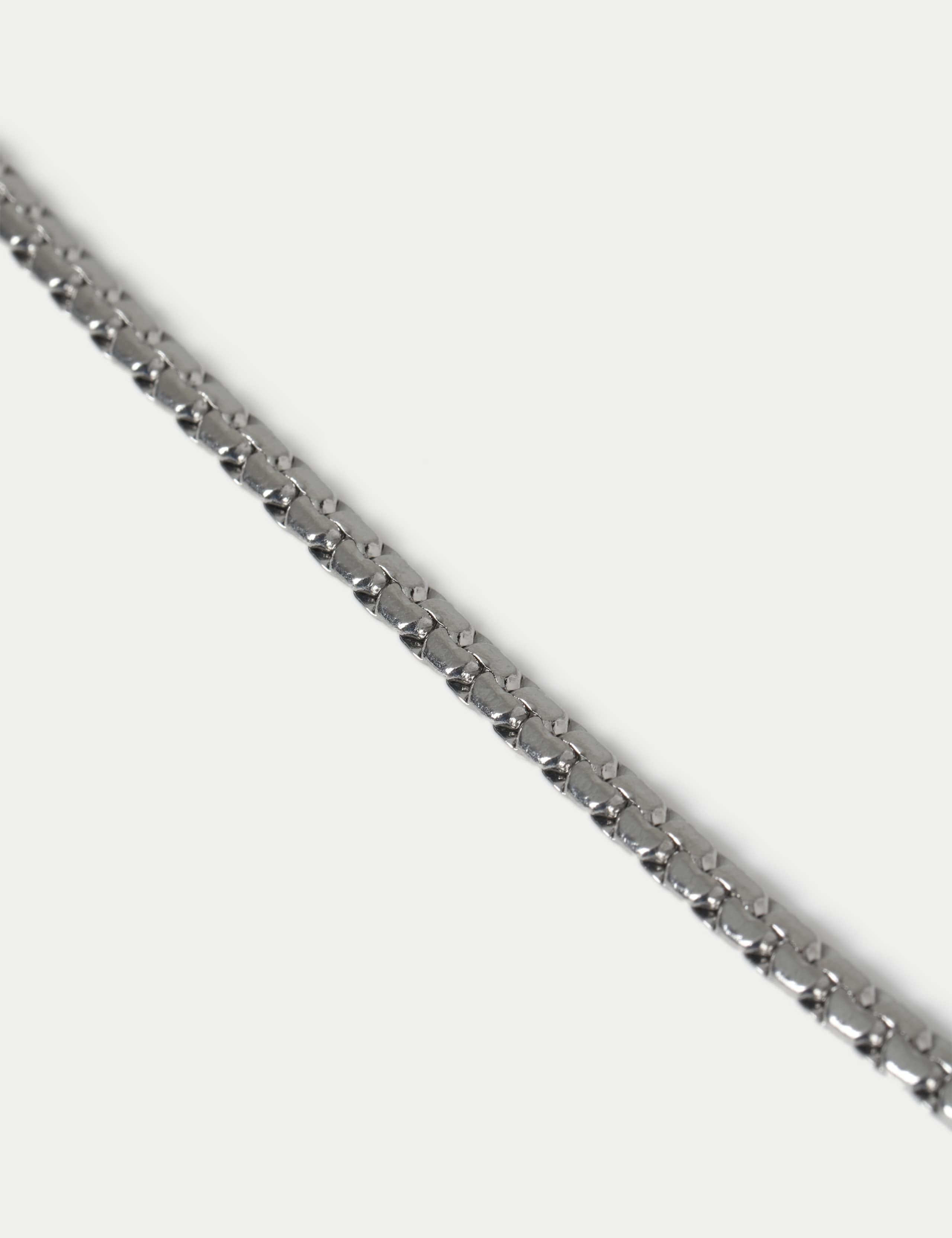 Auto Stainless Detailed Chain Necklace 2 of 3