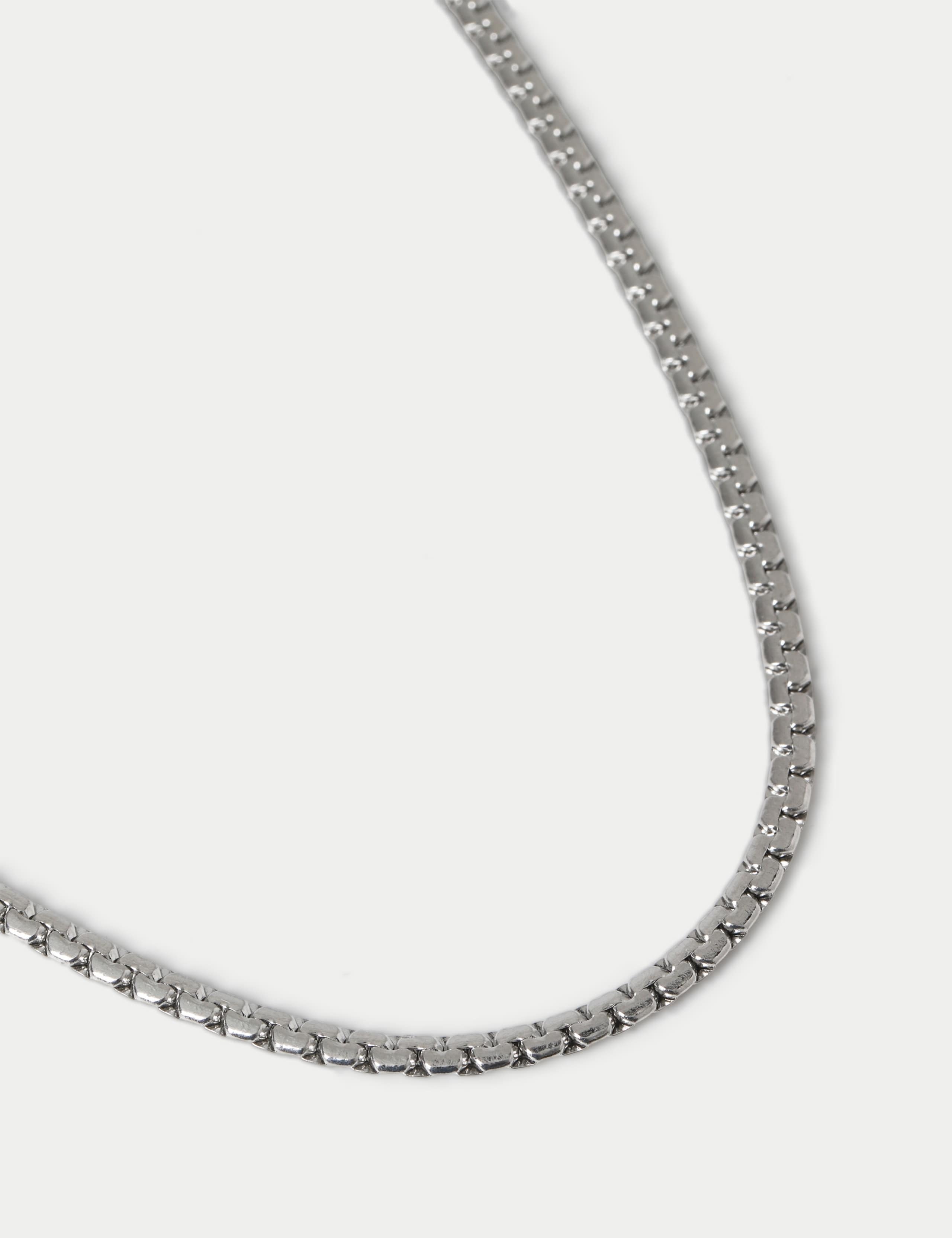 Auto Stainless Detailed Chain Necklace 3 of 3
