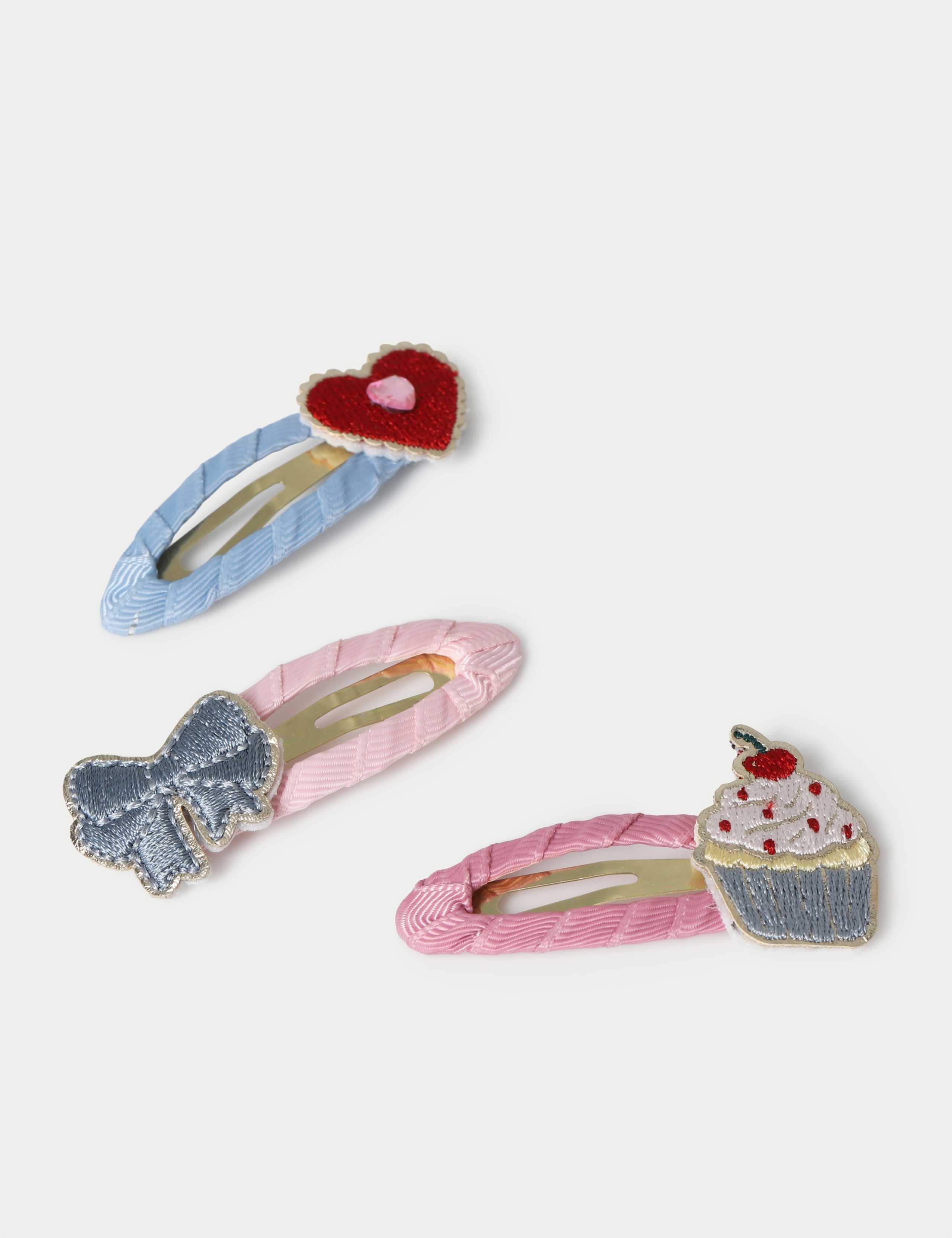 Heart Bow and Cupcake Motif Clips 2 of 2