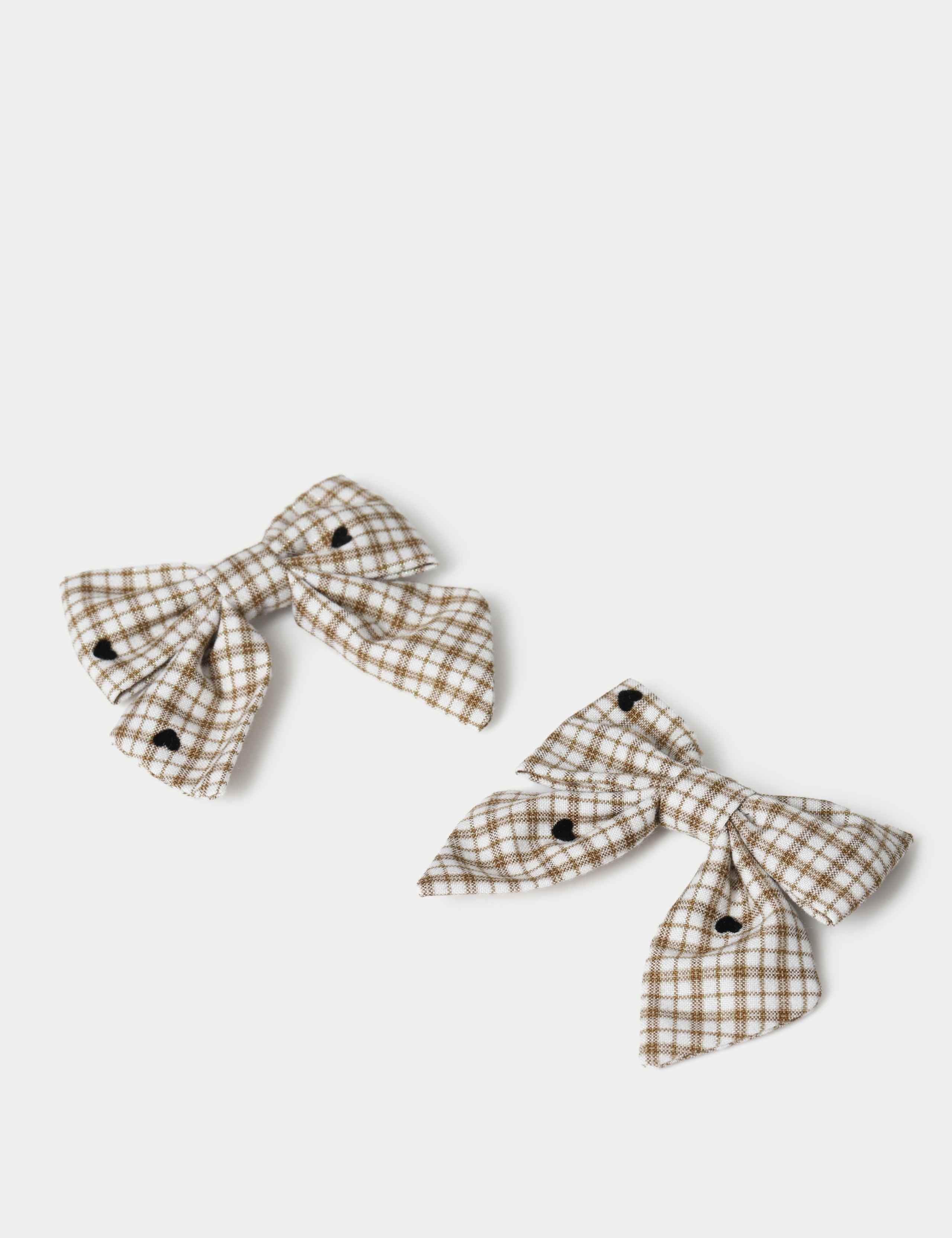 Heart Check Bow  Clips 2 of 2