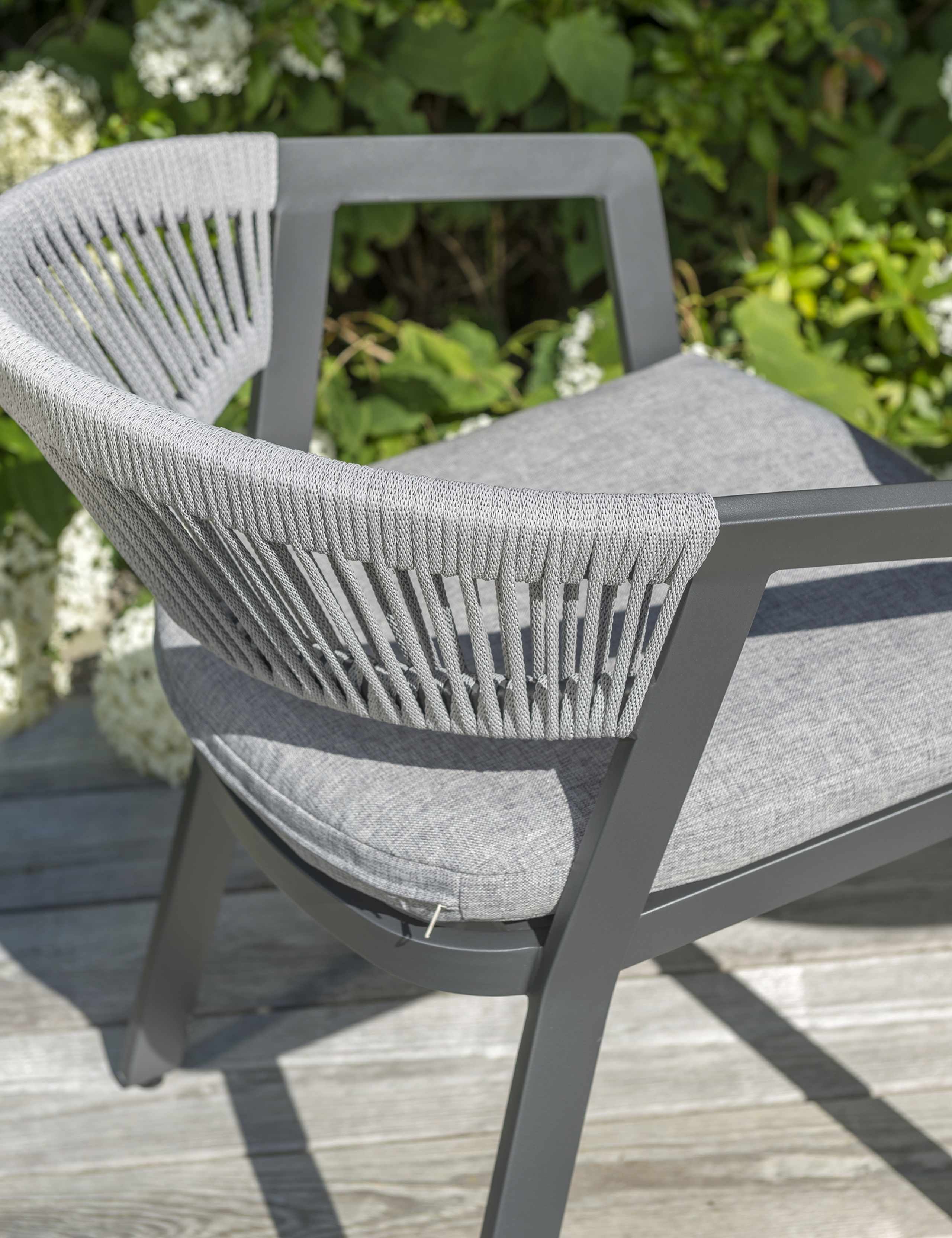 Cassis Balcony Table & Chairs 3 of 3