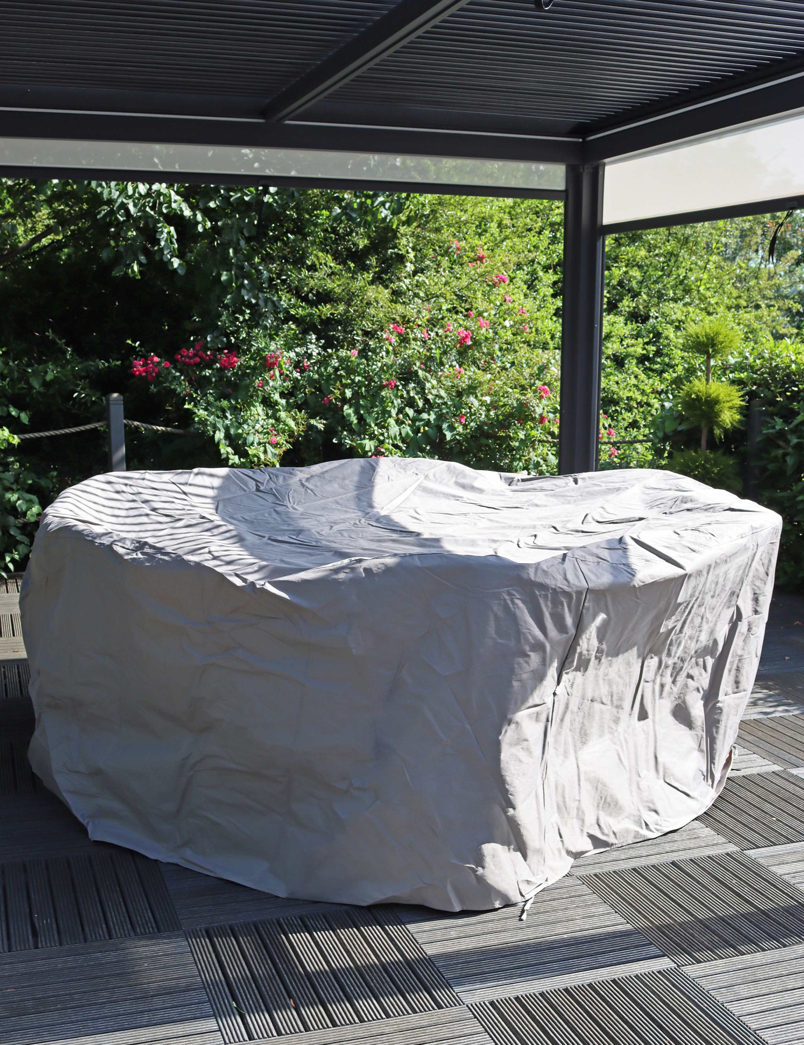 Round 6 Seater Dining Set Cover 1 of 6