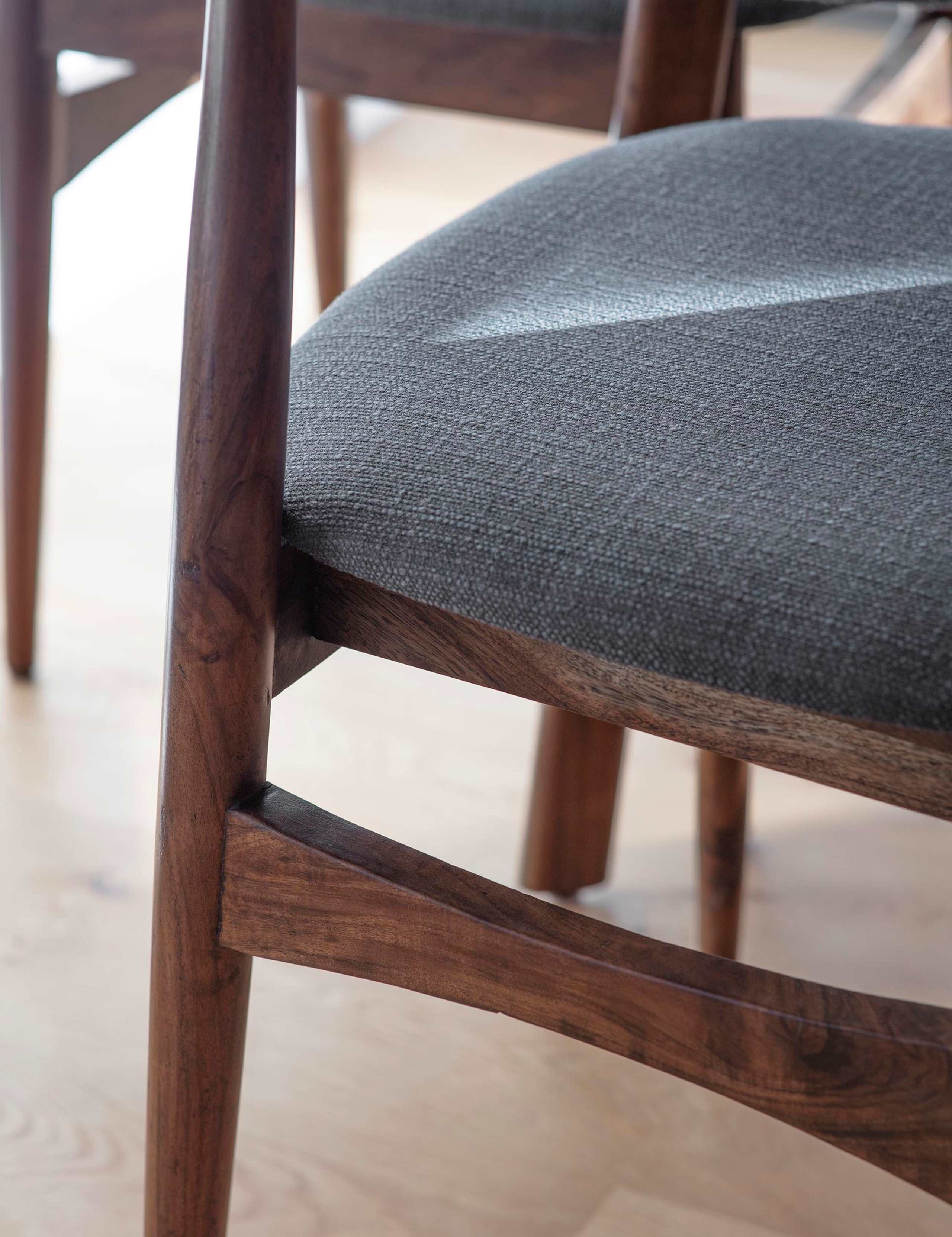 Set of 2 Barcelona Dining Chairs 4 of 4