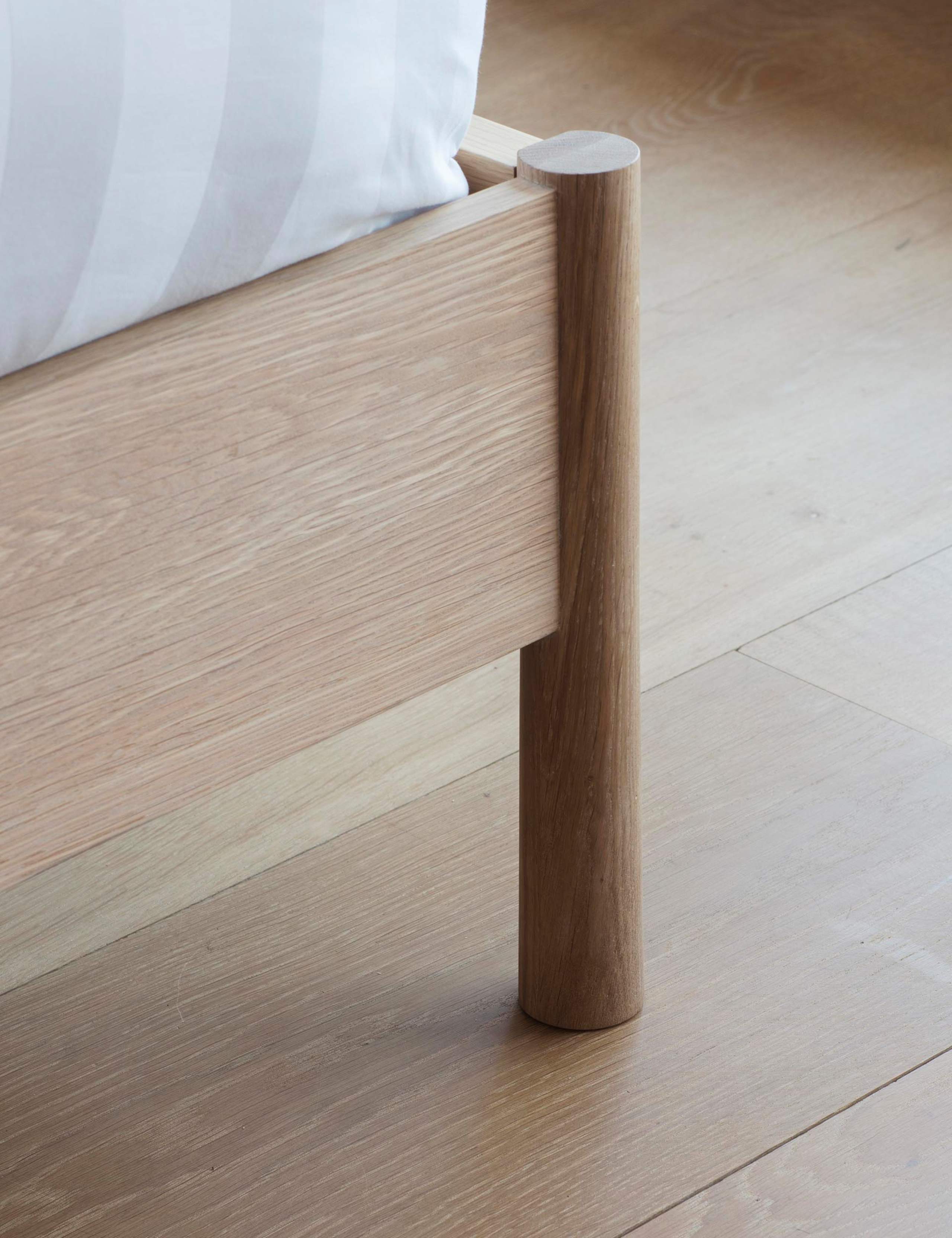 Wycombe 4'6" Spindle Bed 4 of 5