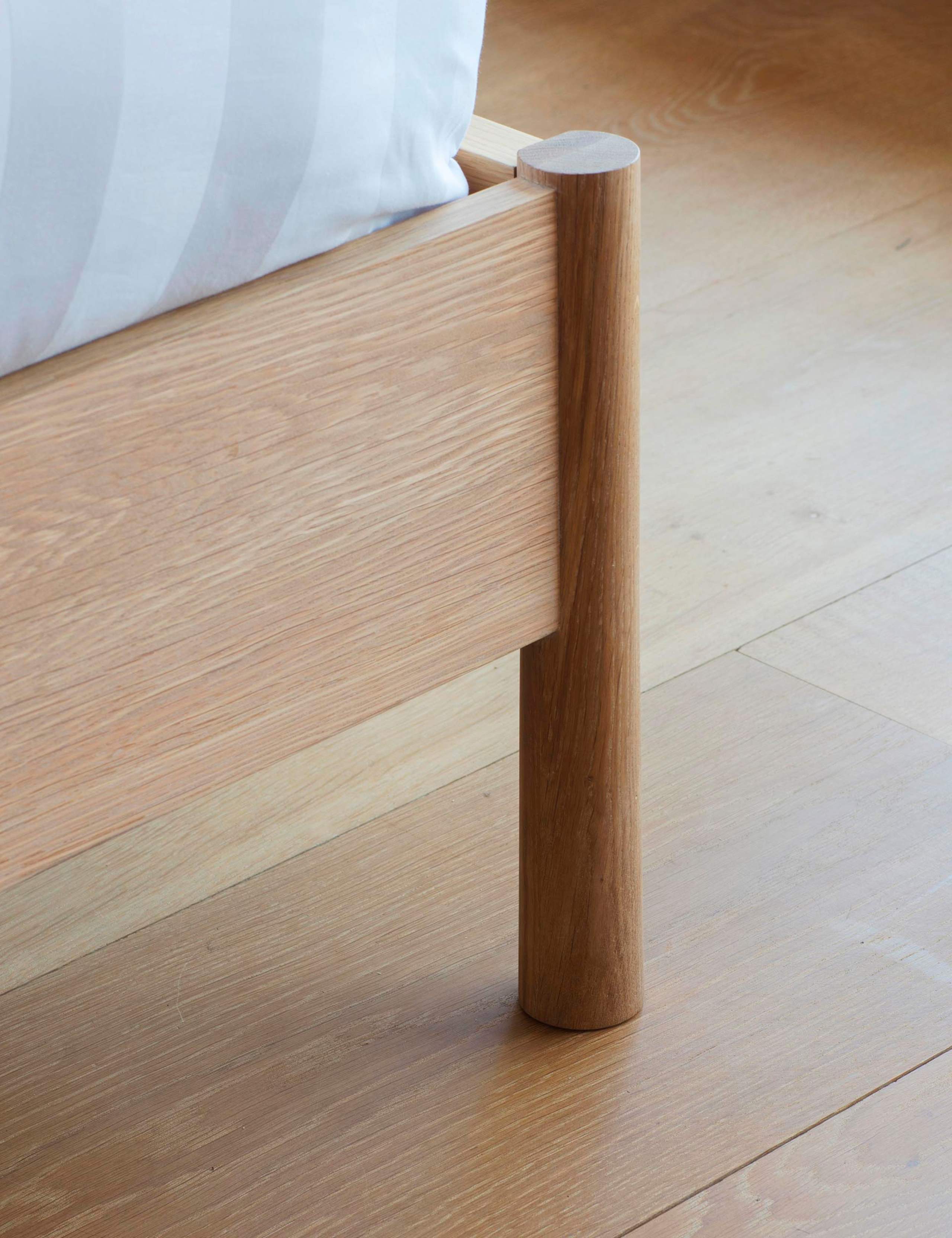Wycombe 5' Spindle Bed 4 of 4