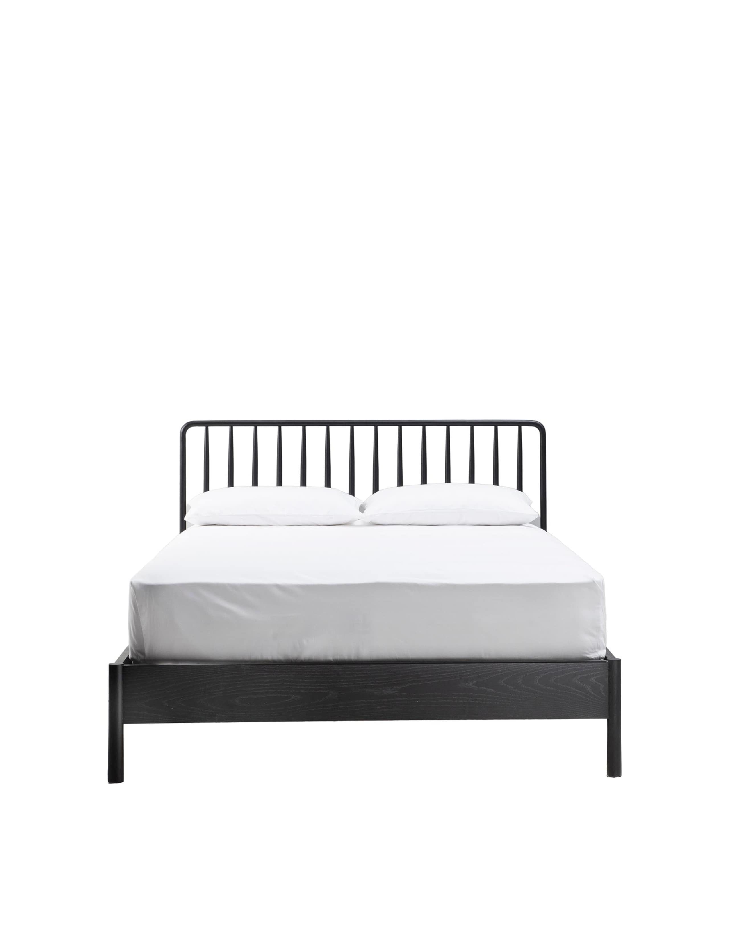Wycombe 4'6" Spindle Bed 2 of 5