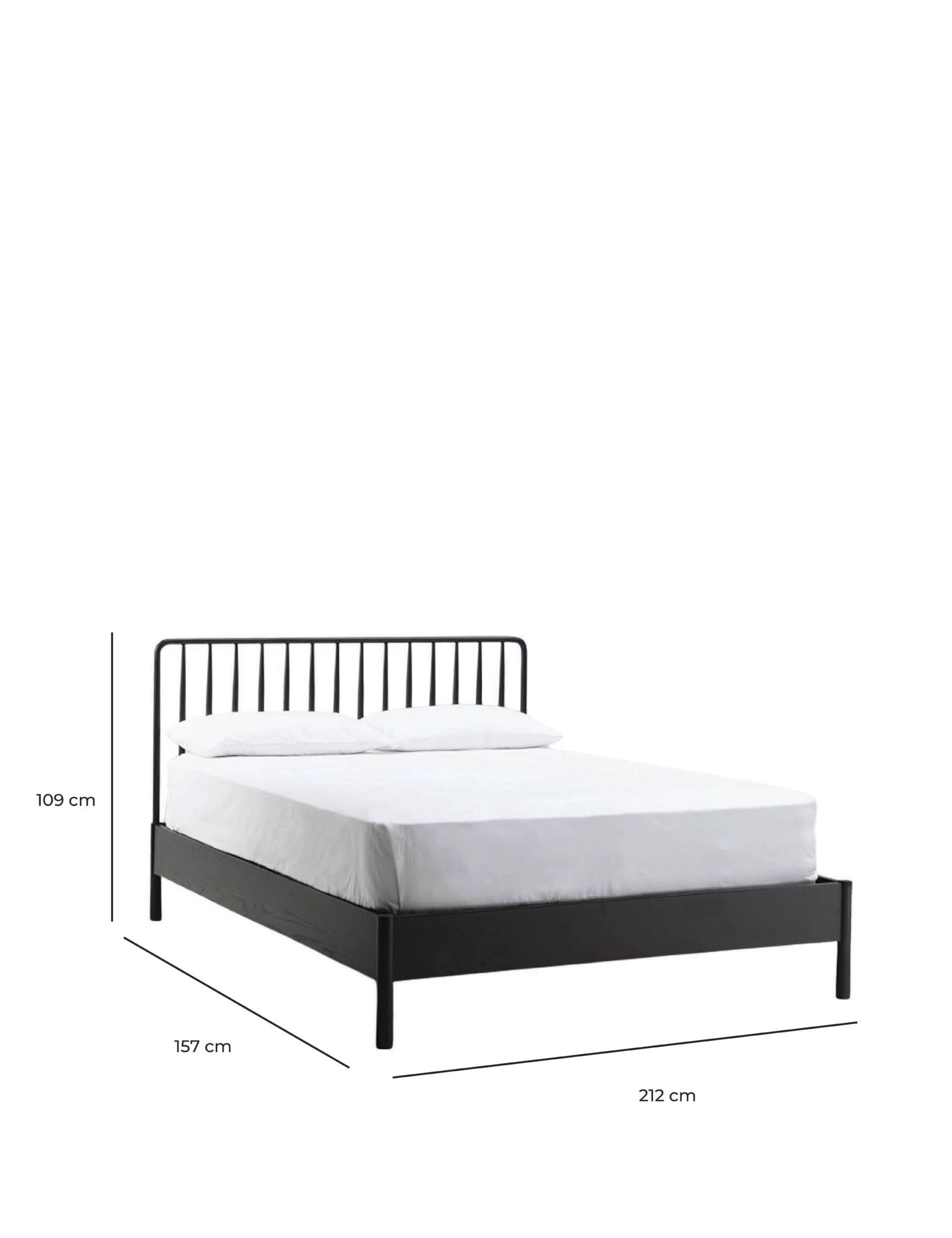 Wycombe 4'6" Spindle Bed 5 of 5