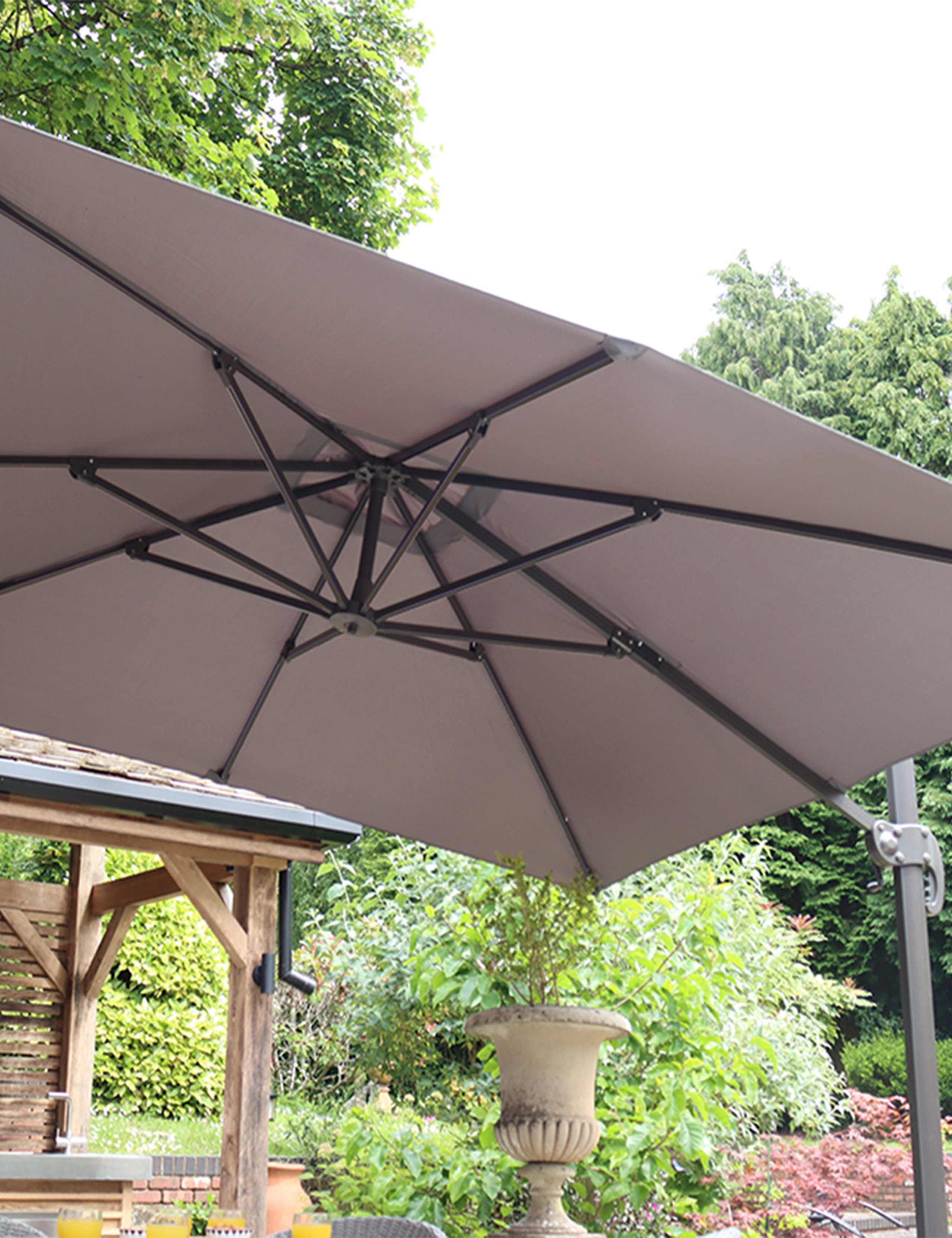 Square Parasol with Base 3 of 9