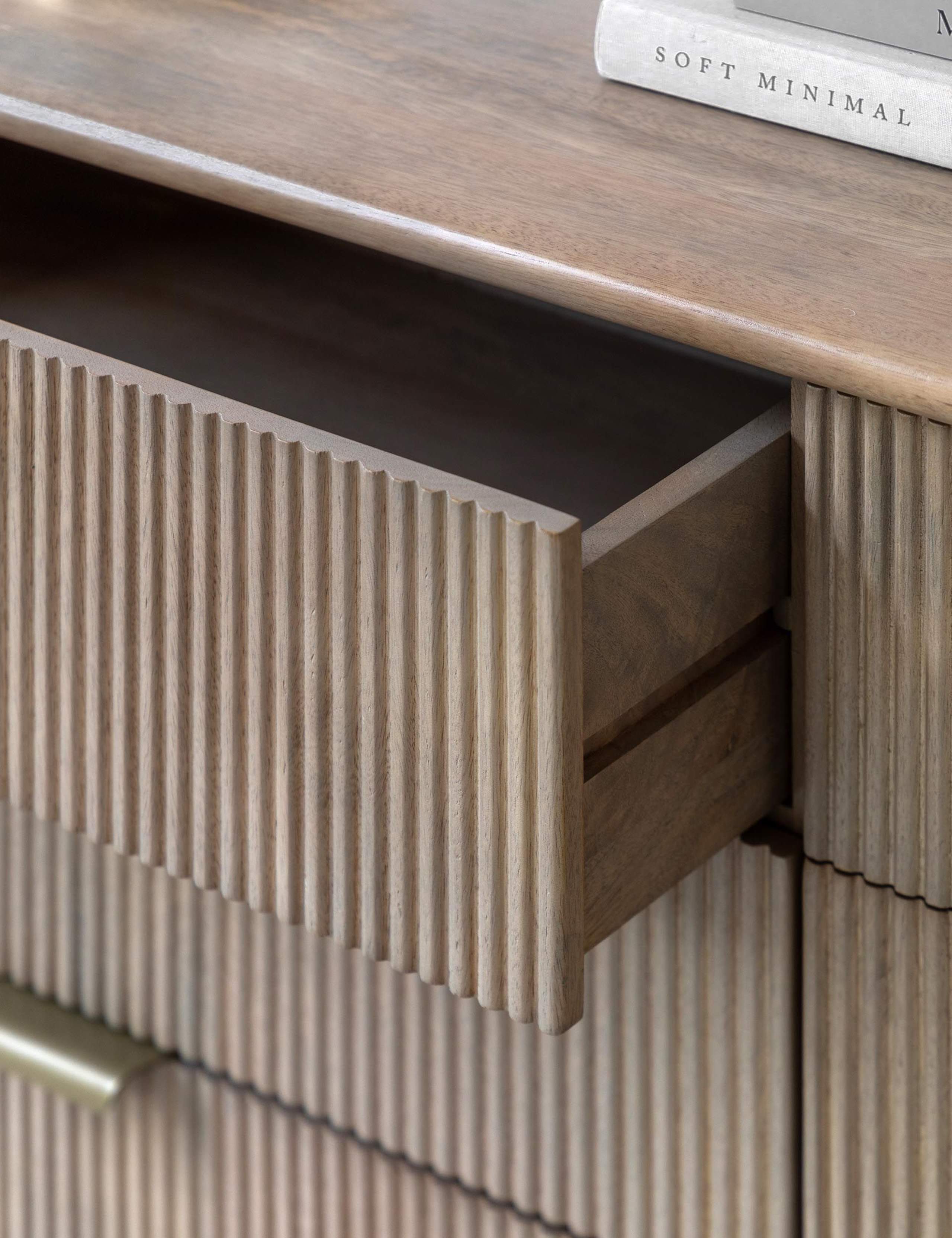 Colonna 6 Drawer Chest 8 of 10