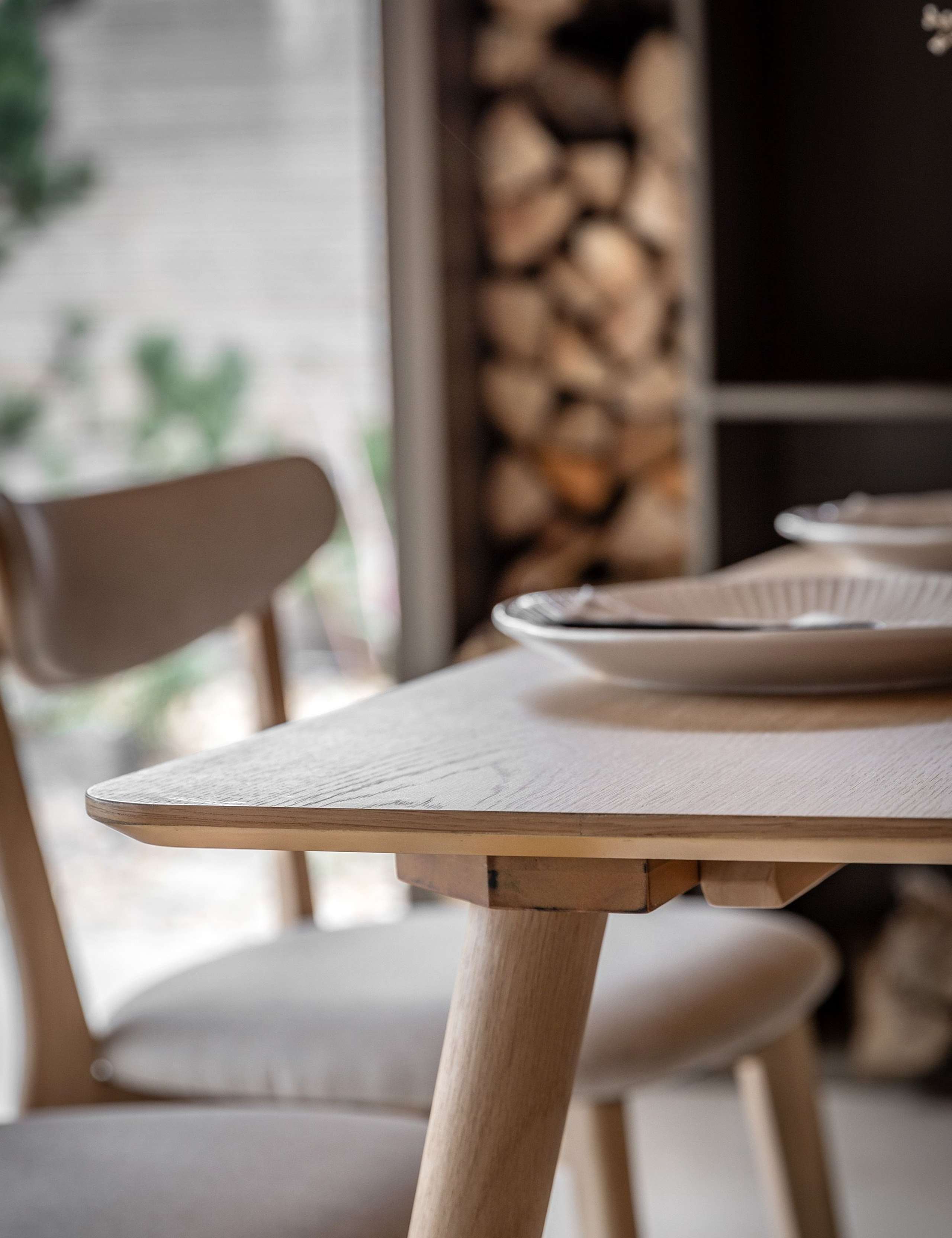 Hatfield Four Seater Dining Table 3 of 9