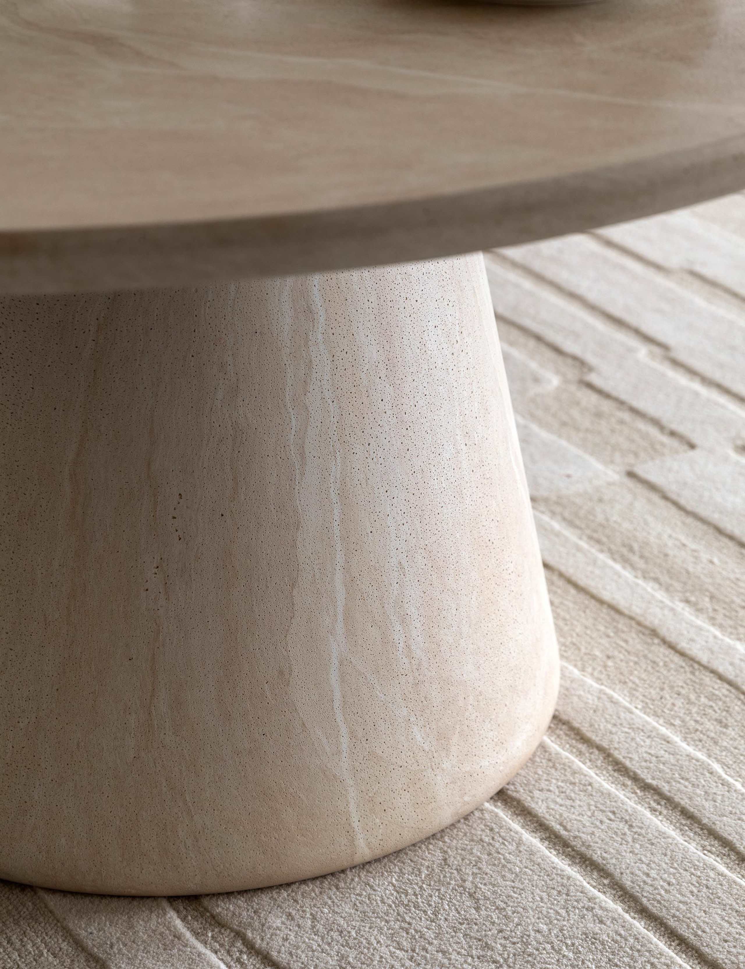 Pedra Round 6 Seater Dining Table 5 of 7