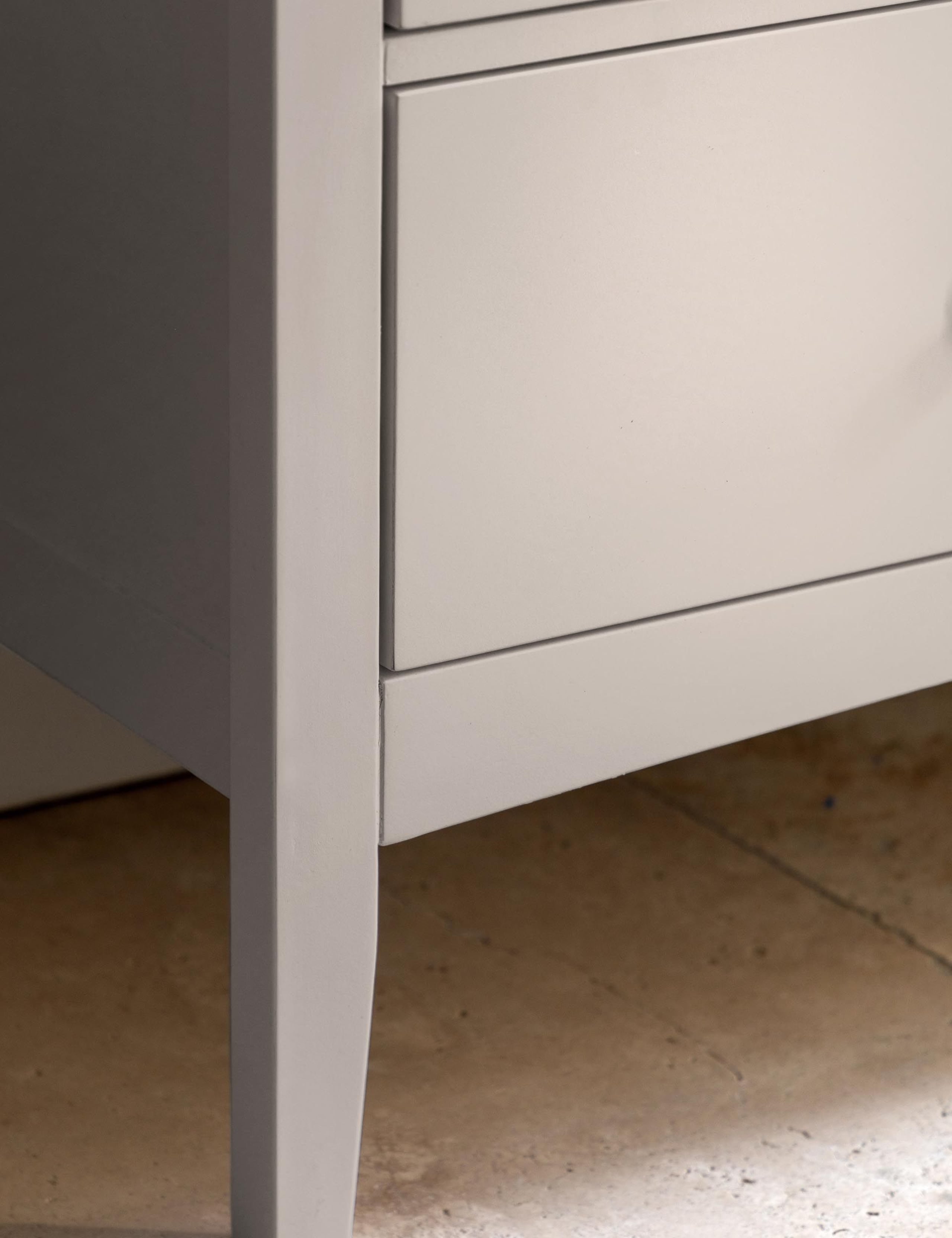 Hastings Grey 9 Drawer Chest 11 of 13