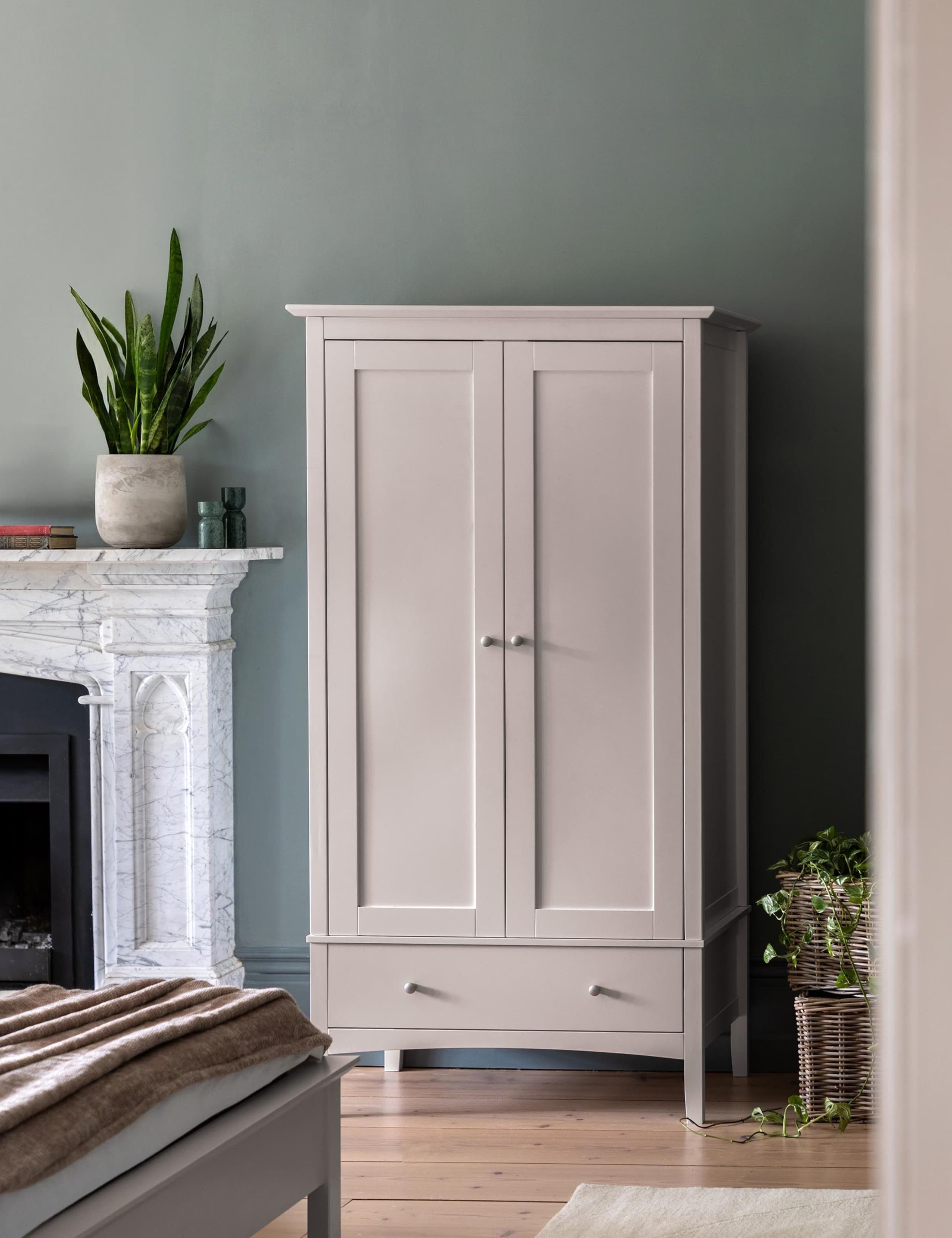 Hastings Grey Double Wardrobe 1 of 14