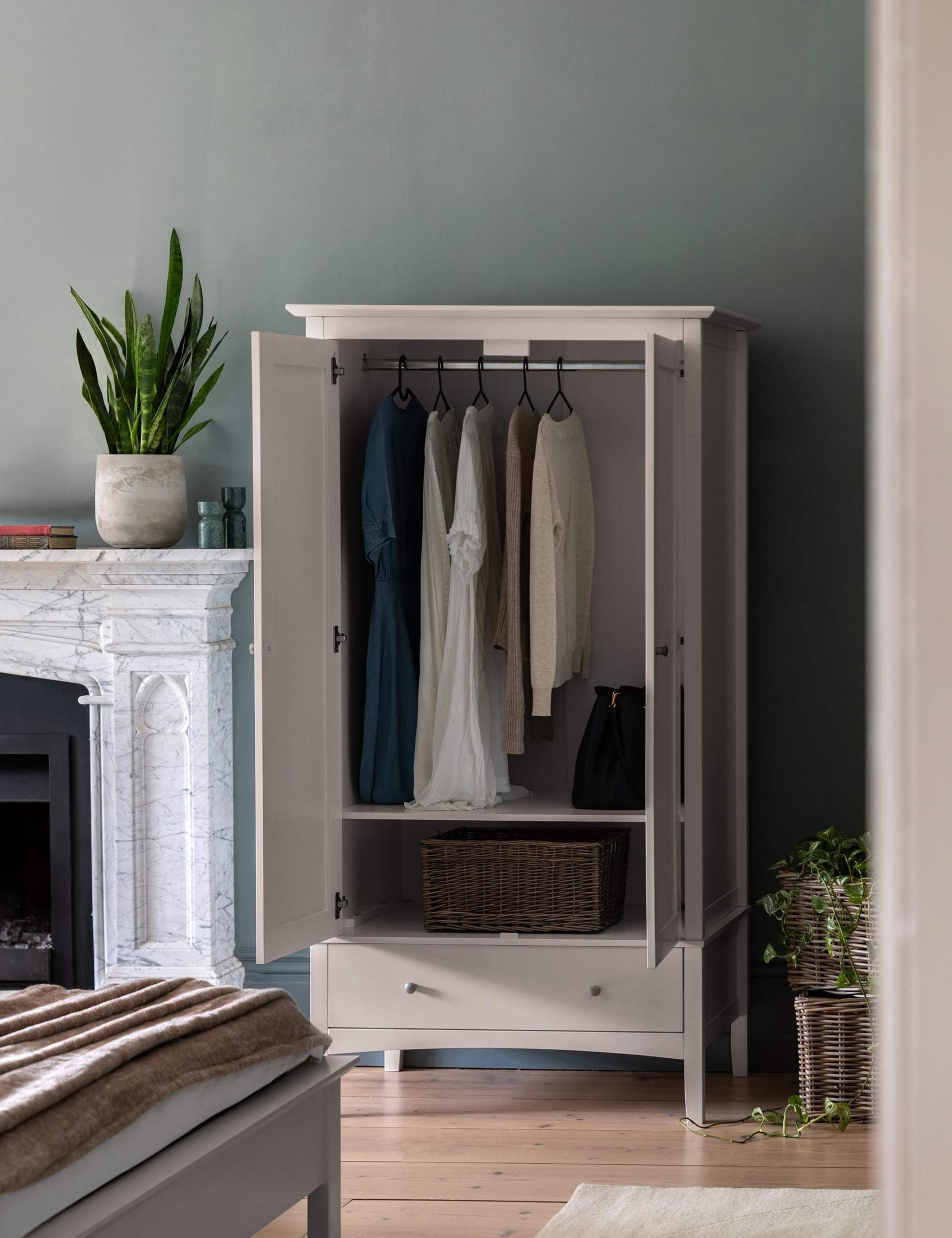 Hastings Grey Double Wardrobe 3 of 14