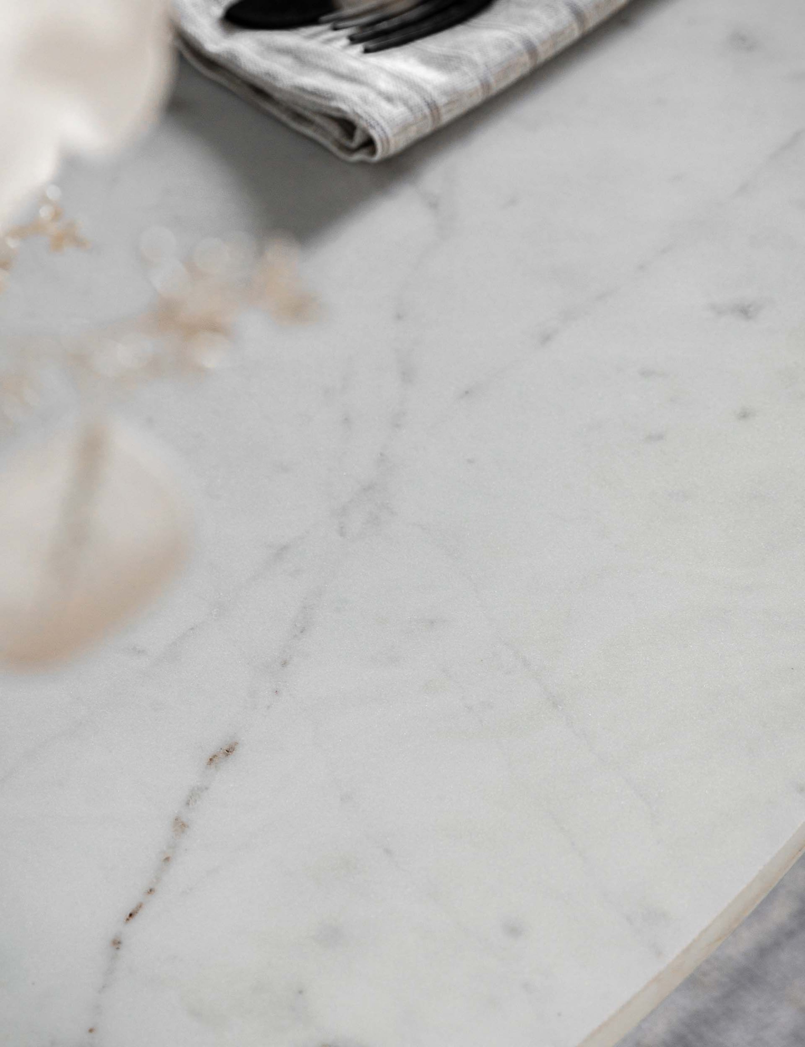 Marmo Marble Mango Wood Round Dining Table 4 of 6