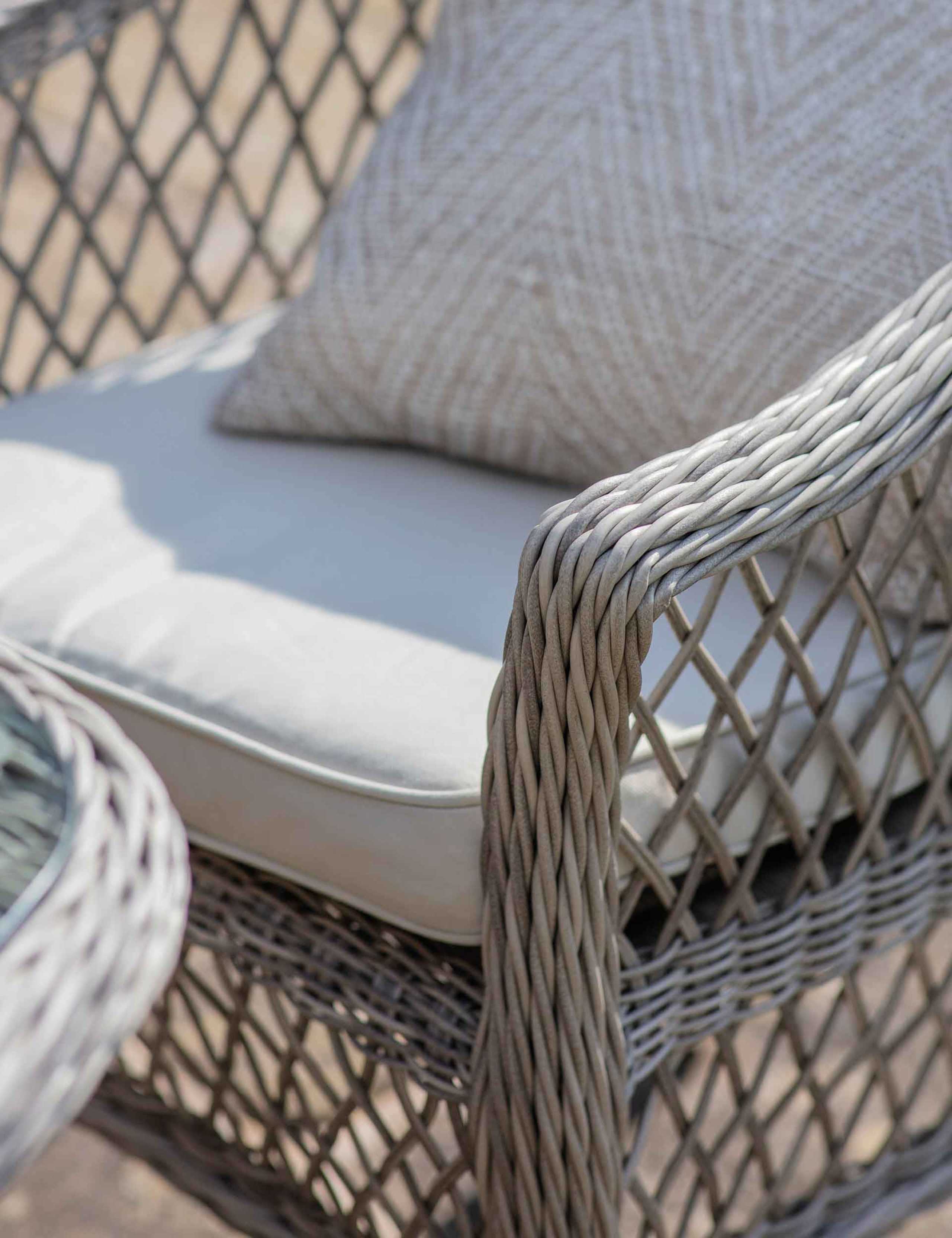 Menton 6 Seater Oval Garden Table and Chairs 4 of 5