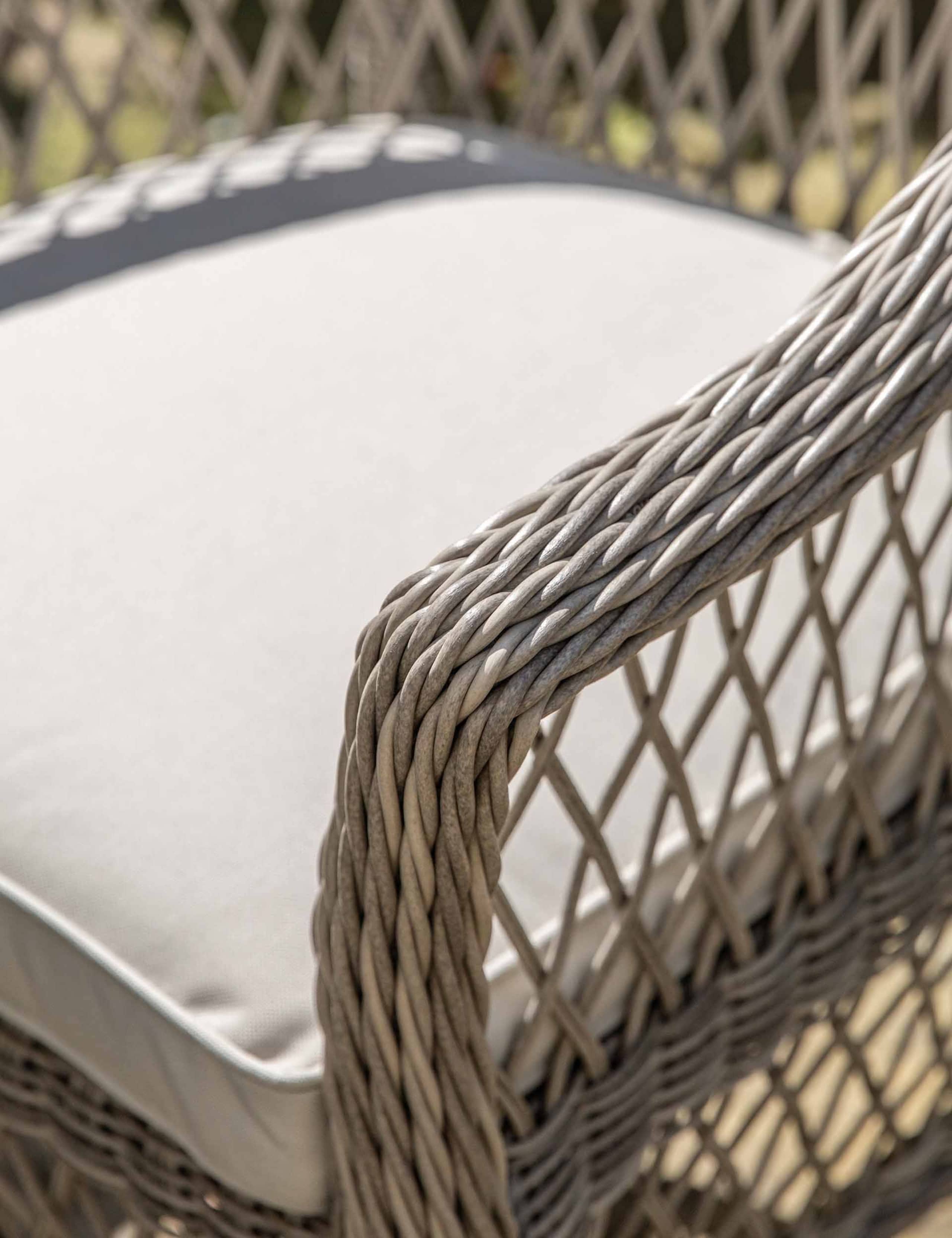 Menton 6 Seater Round Garden Table and Chairs 7 of 8