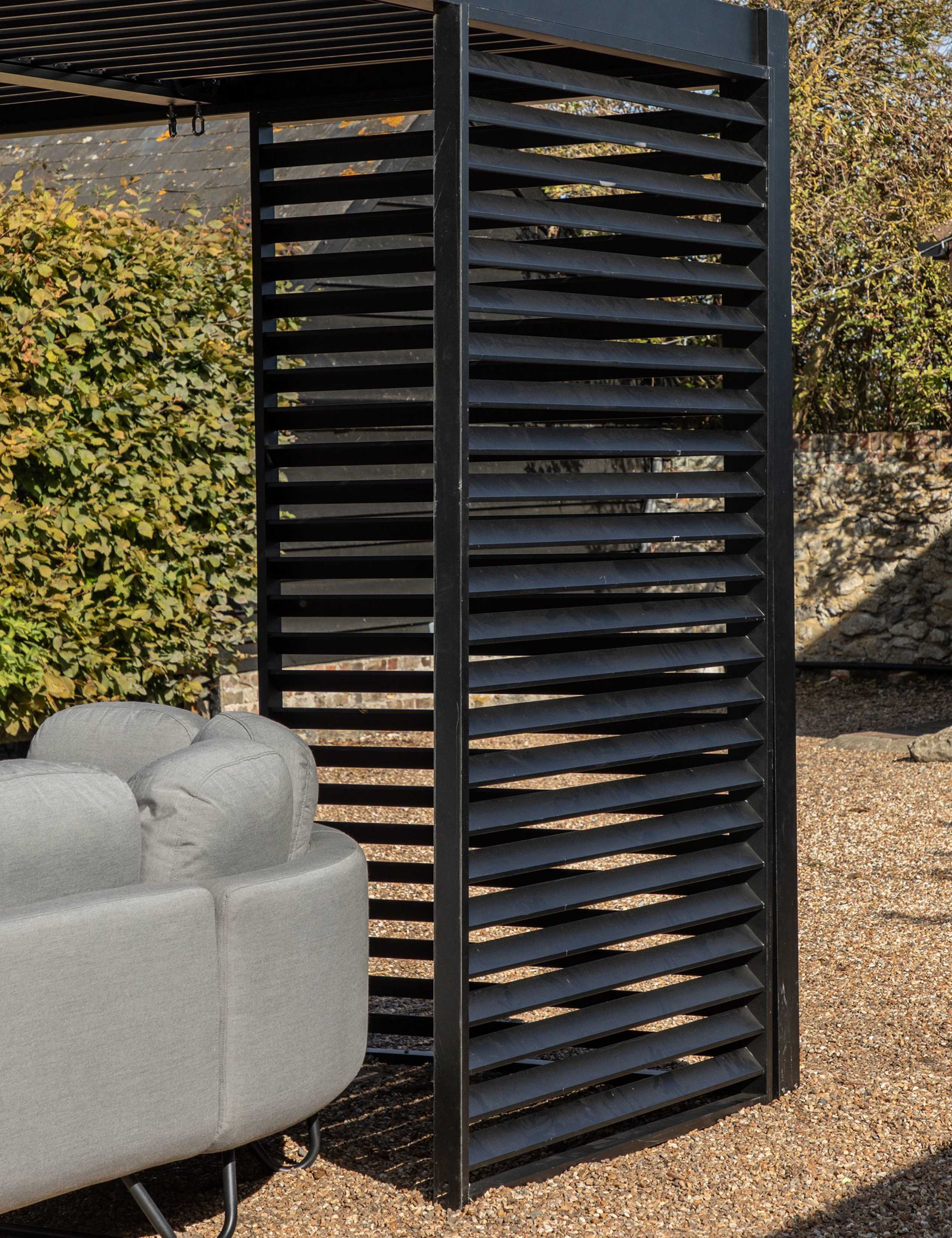 Messina Pergola Louvre Screen 3 of 5