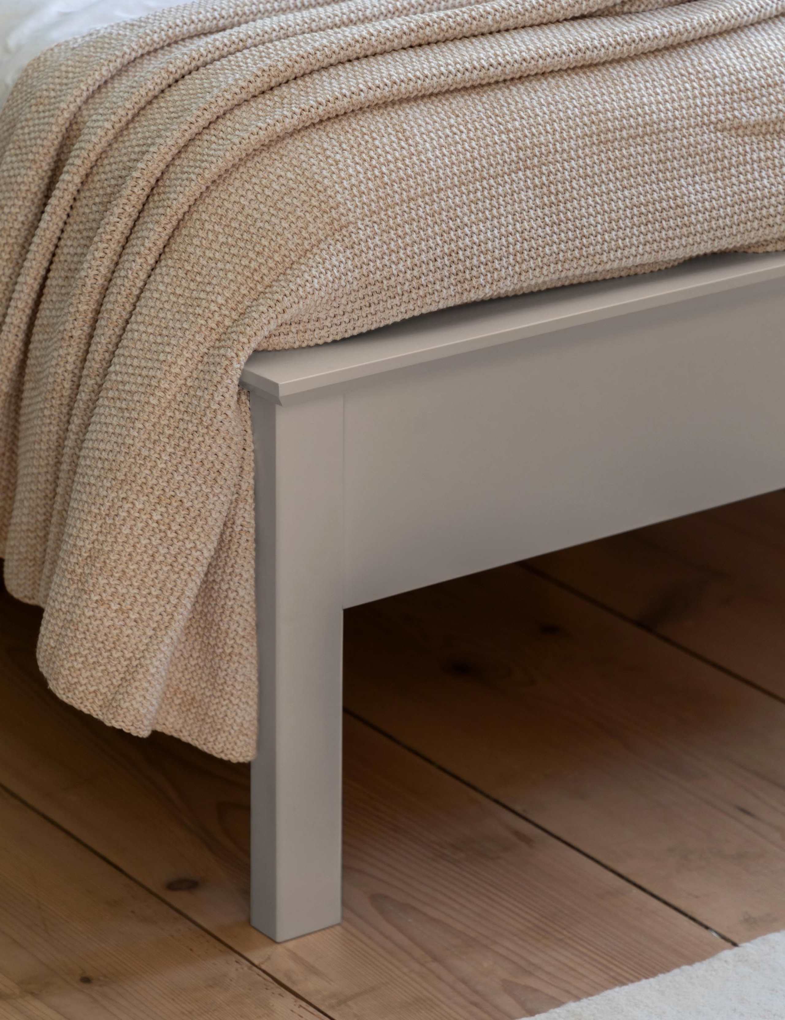 Hastings Grey 4ft Bed 3 of 11