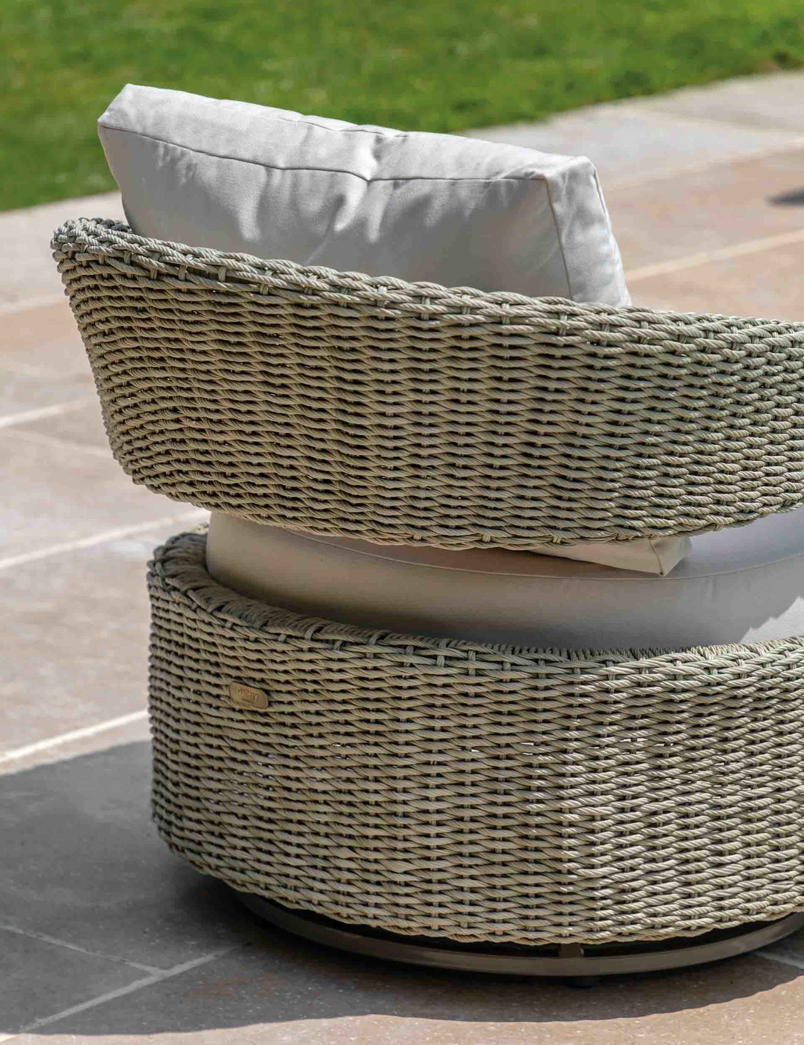 Hvar Outdoor Swivel Chair 3 of 10