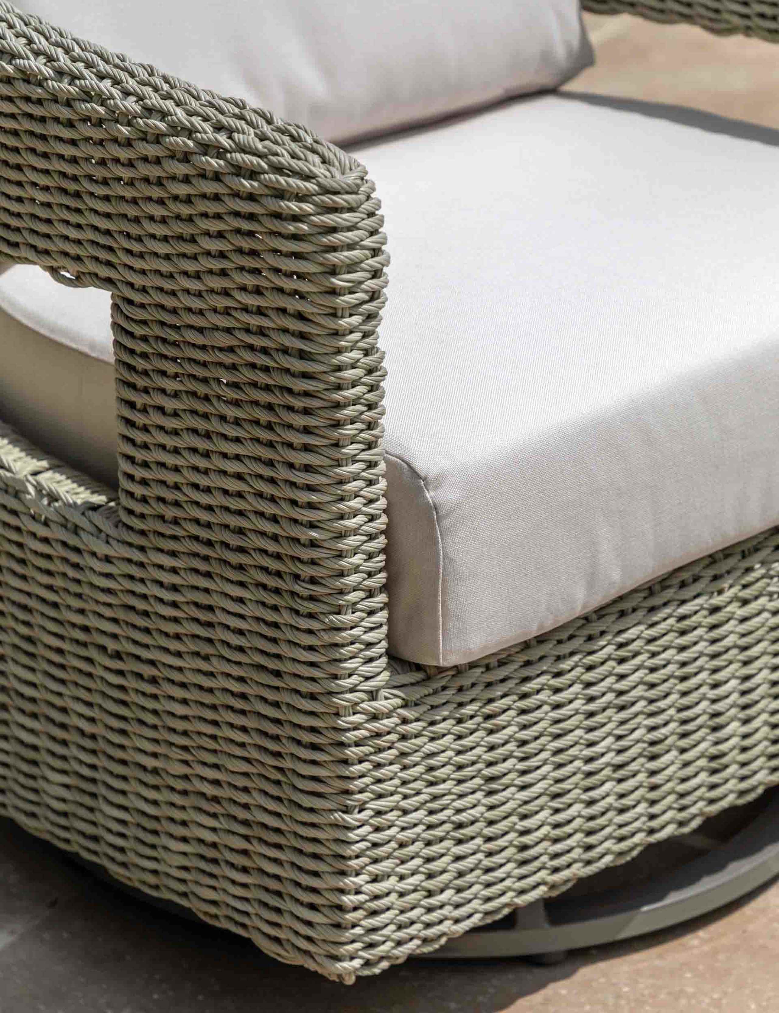 Hvar Outdoor Swivel Chair 4 of 10