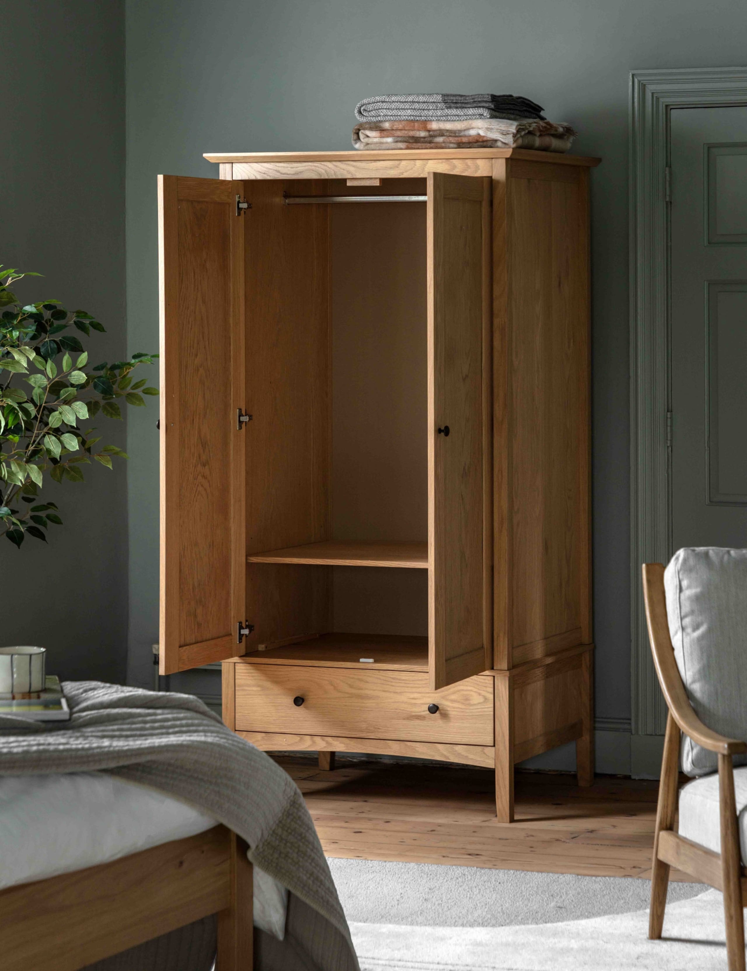 Rye Double Wardrobe 3 of 11