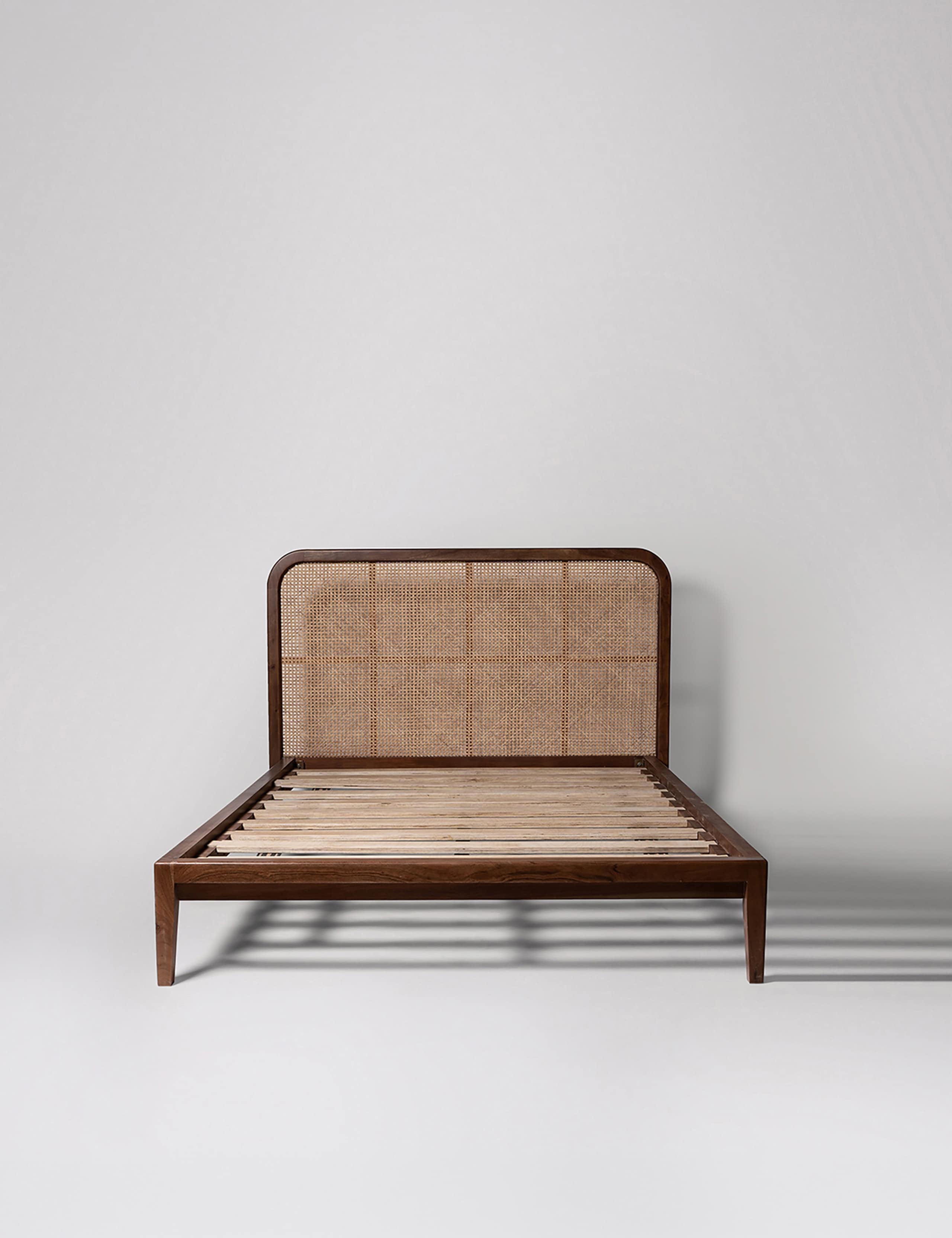 Raphia Bed 2 of 6