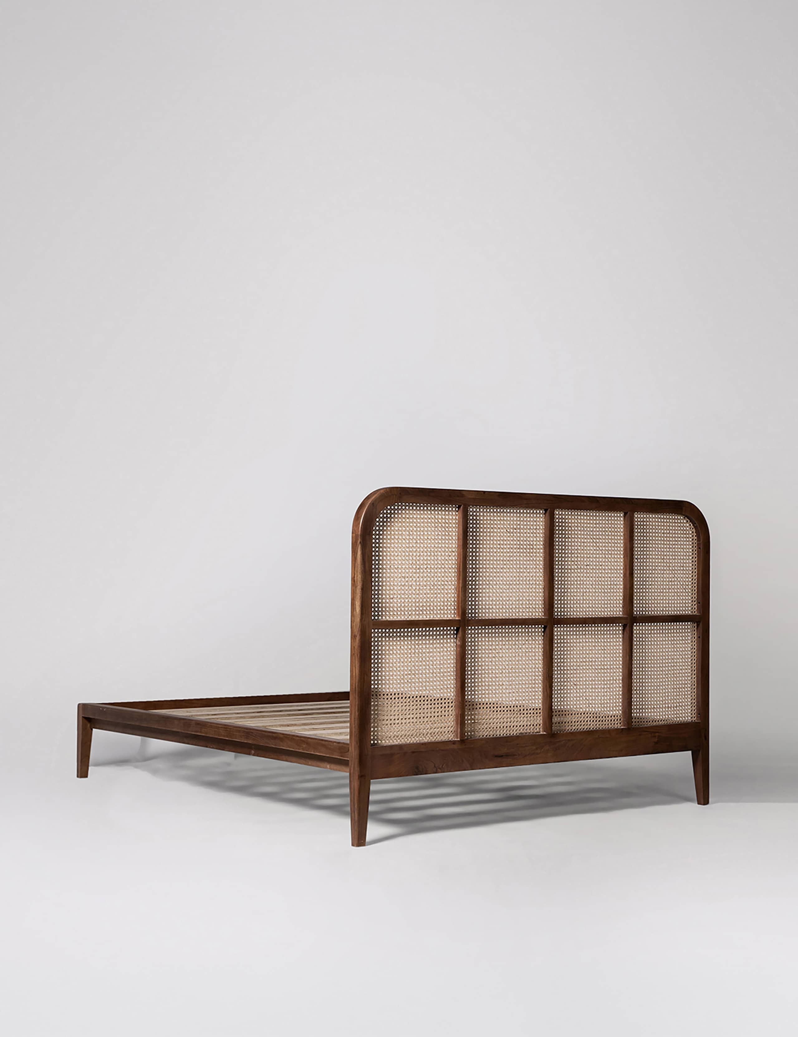 Raphia Bed 3 of 6