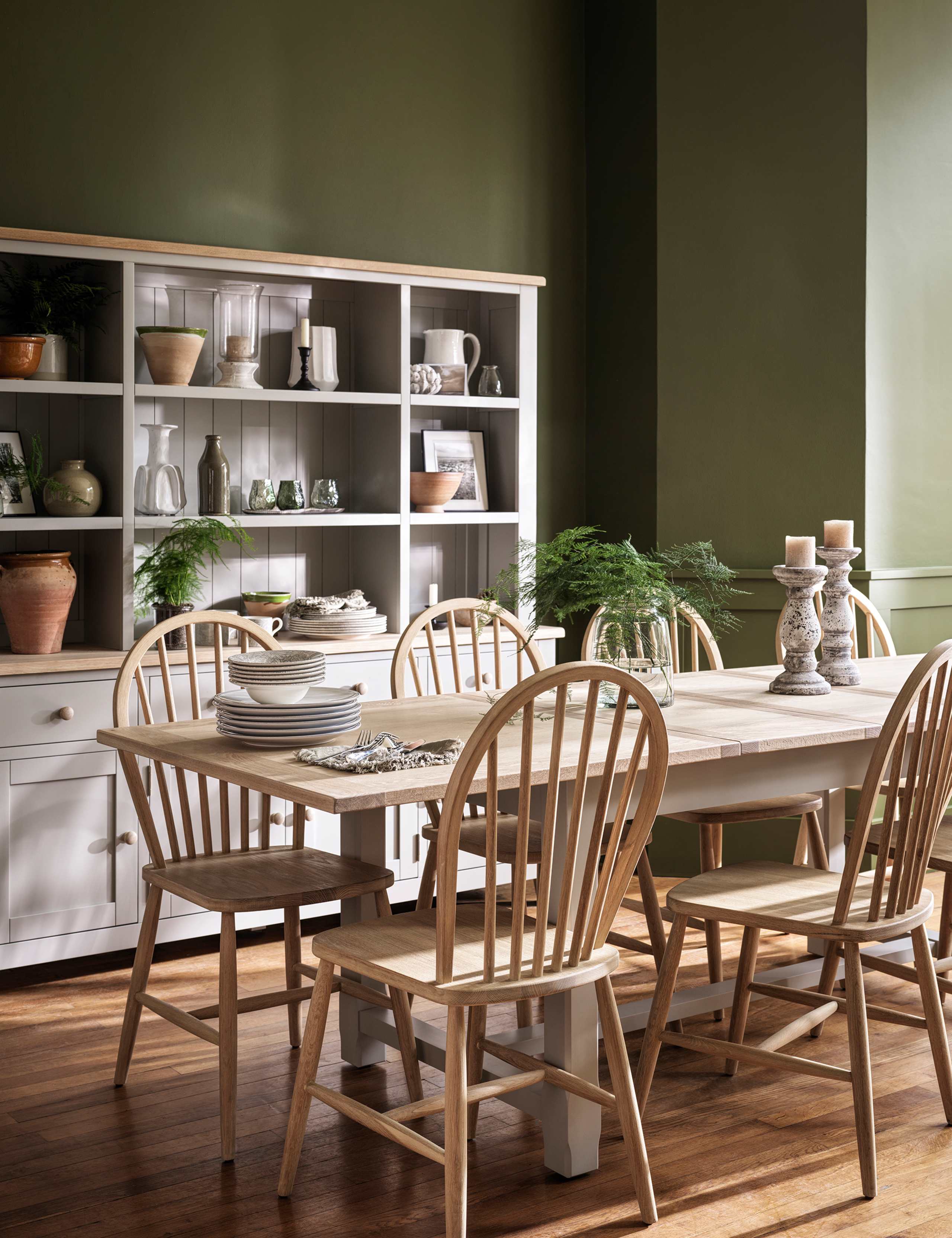 Chester 6-10 Seater Extending Dining Table 1 of 8