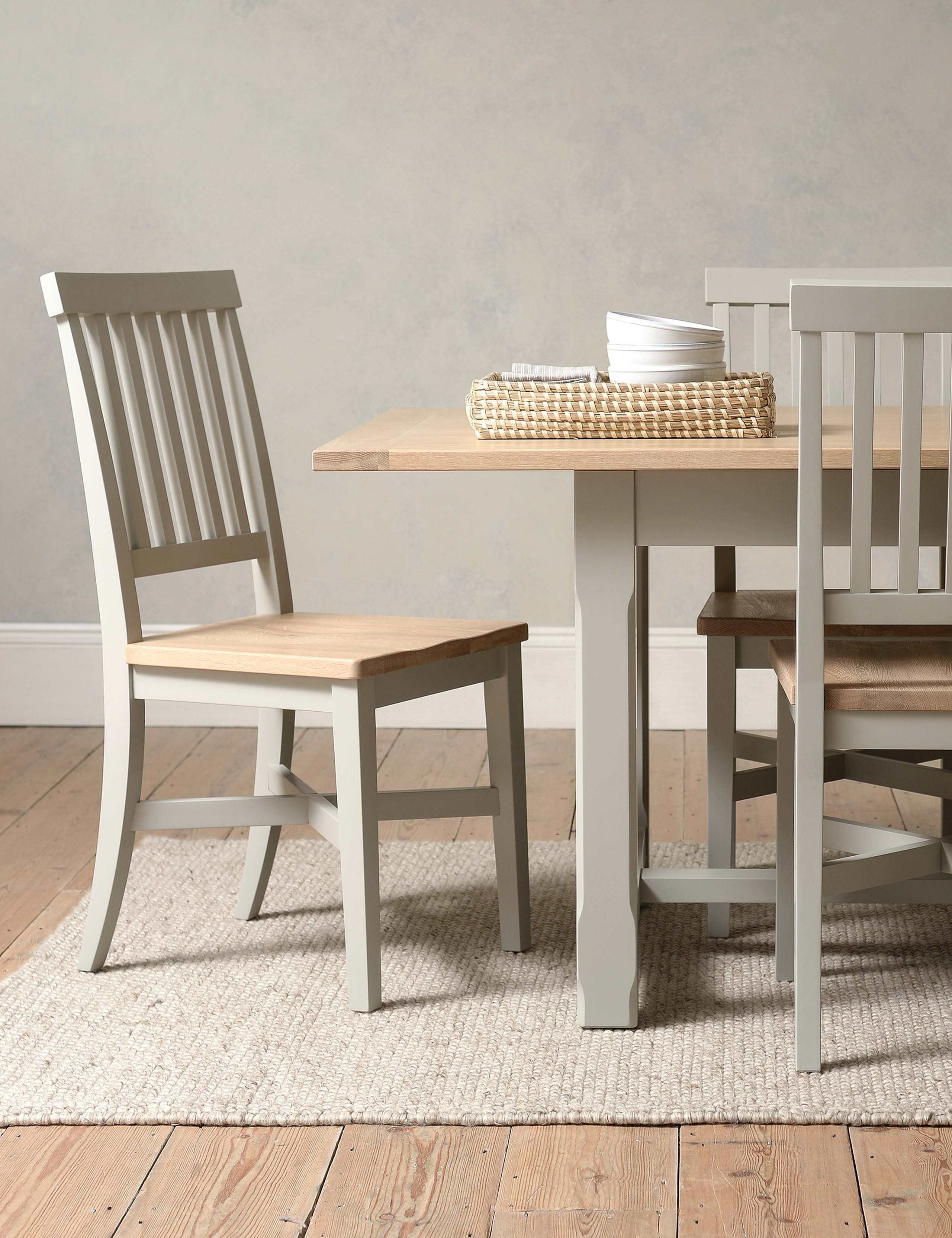 Chester White Extending Dining Table 4 of 8