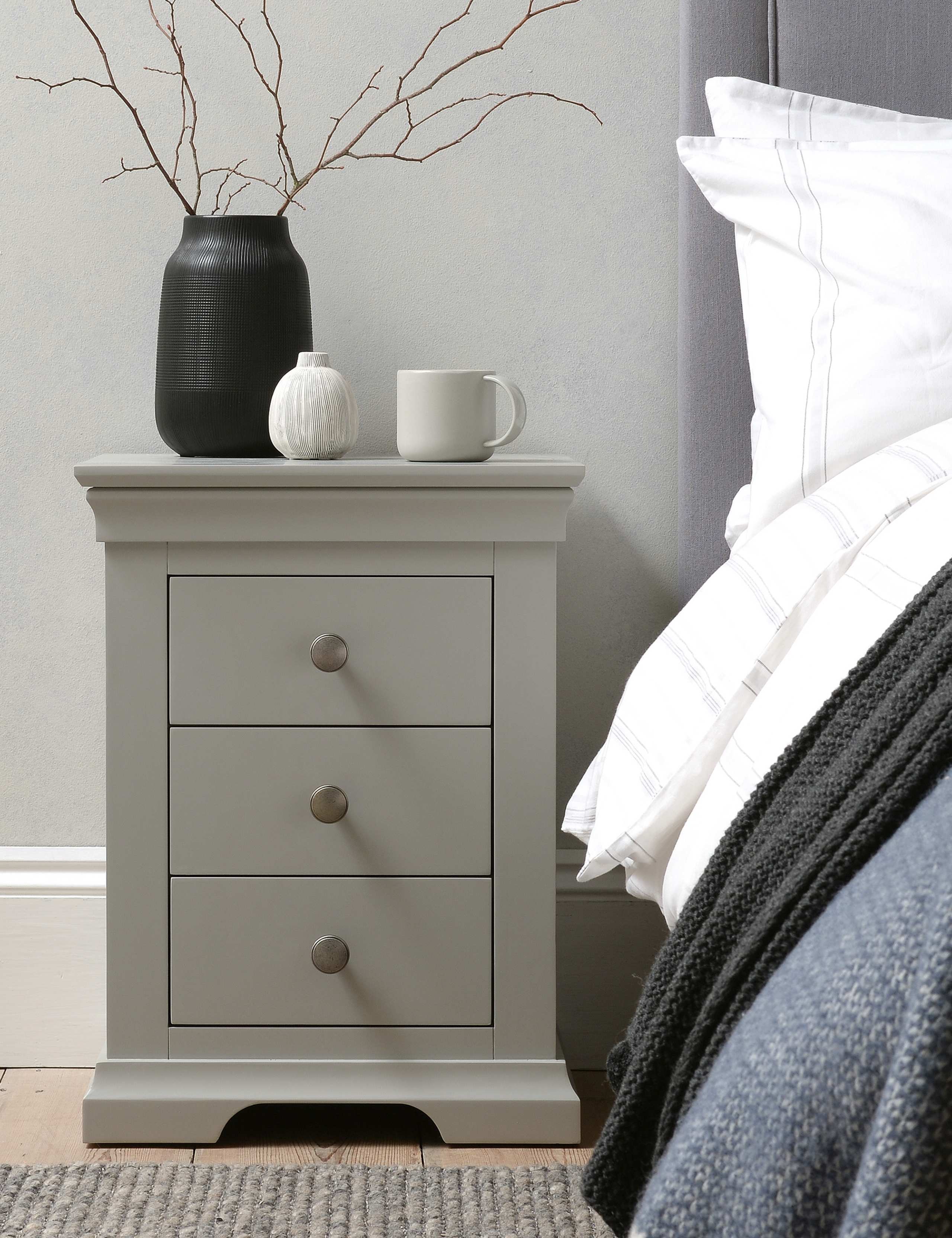 Chantilly 3 Drawer Bedside Table 4 of 7