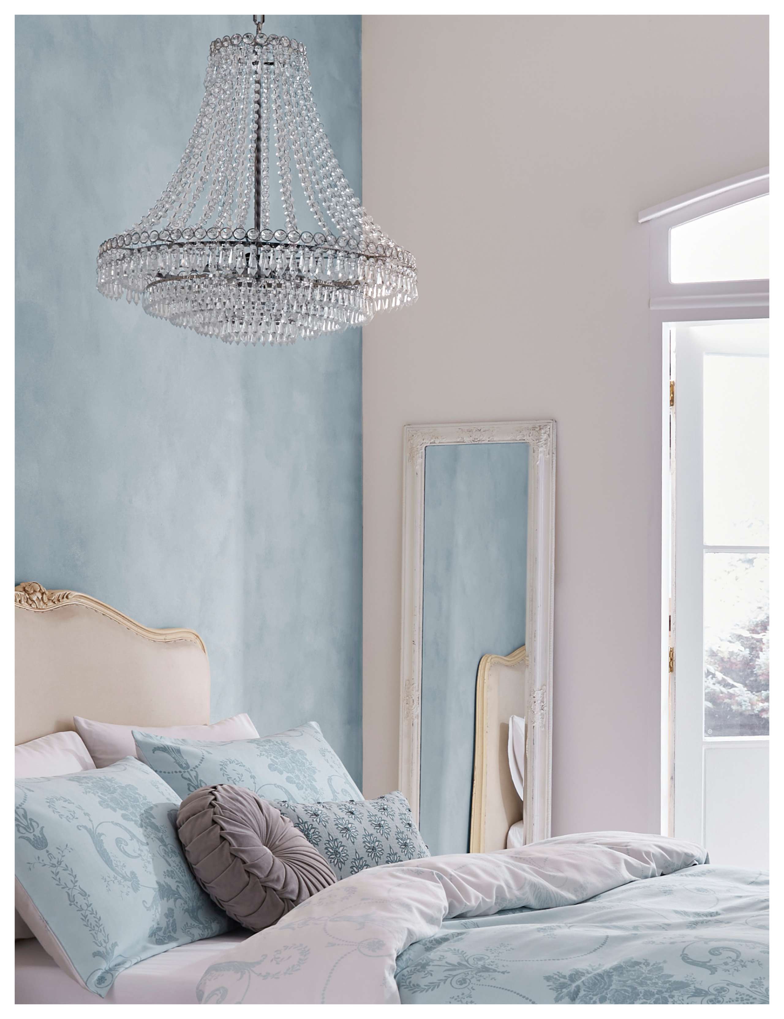 Enid Chandelier 3 of 4