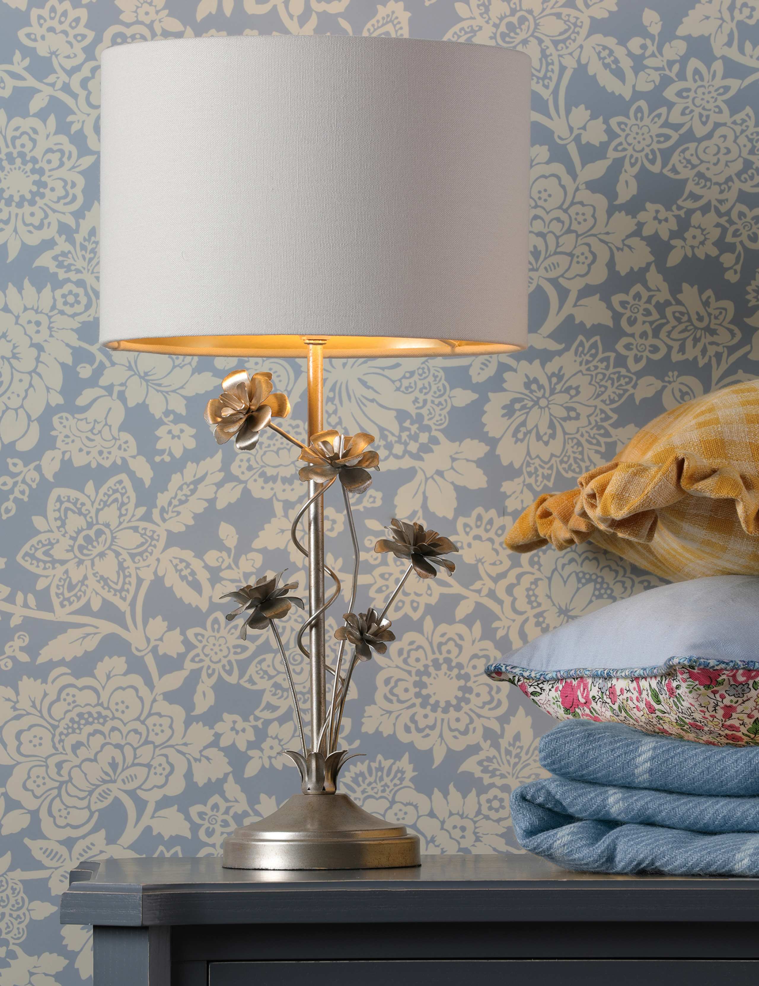 Lyndale Metal Table Lamp 2 of 4