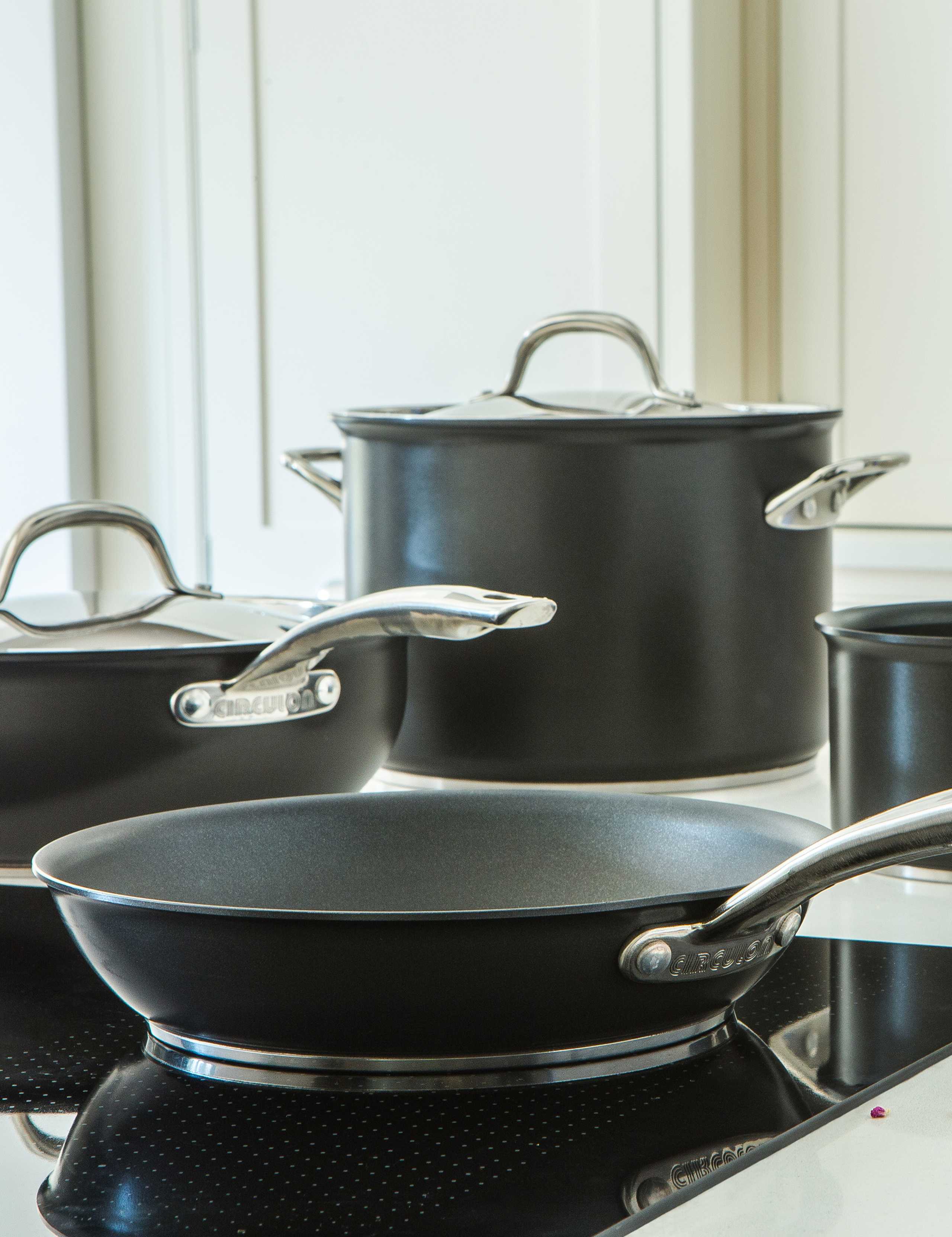 Excellence 22cm Non Stick Frying Pan 5 of 6