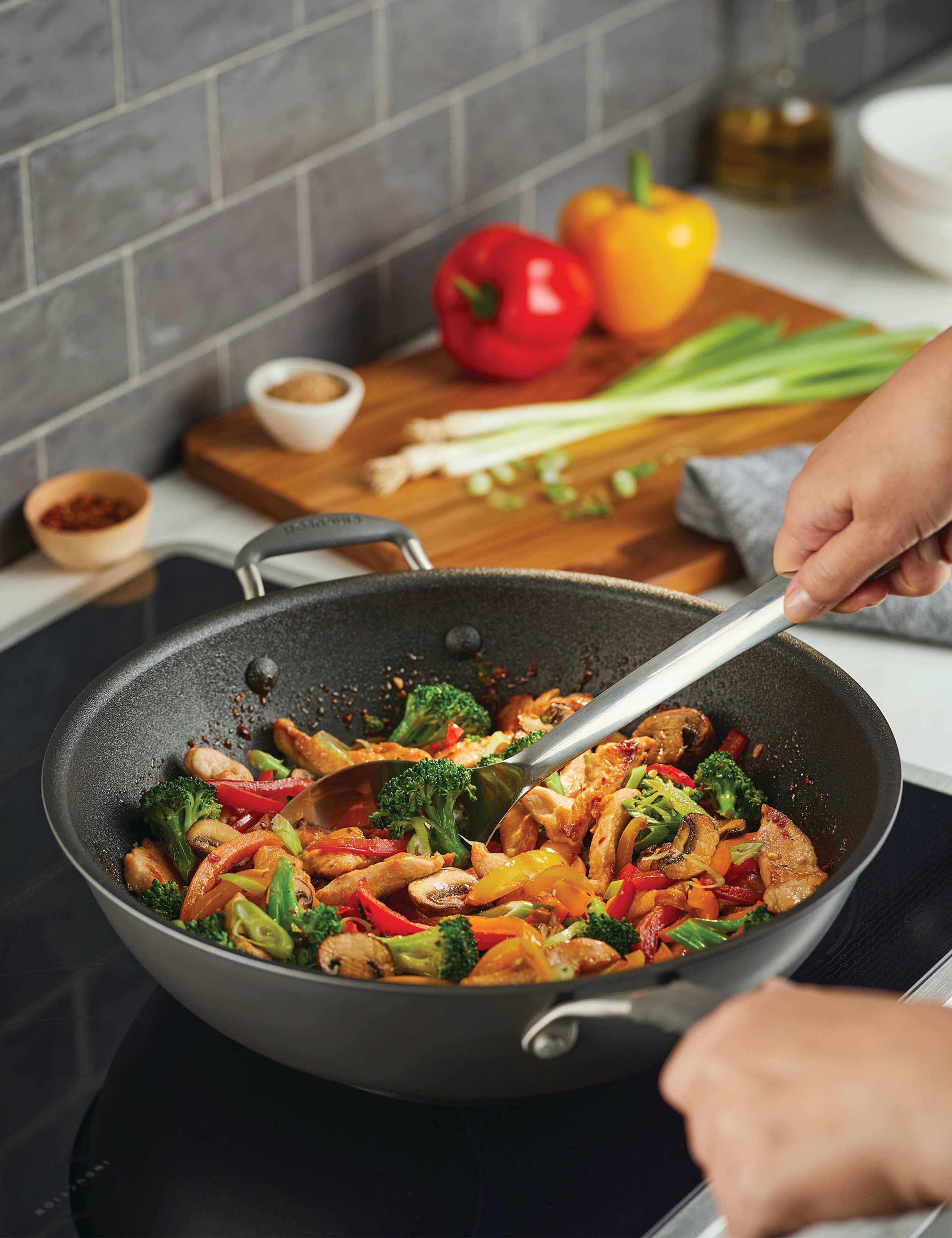 Scratch Defense 34cm Non Stick Wok 6 of 7