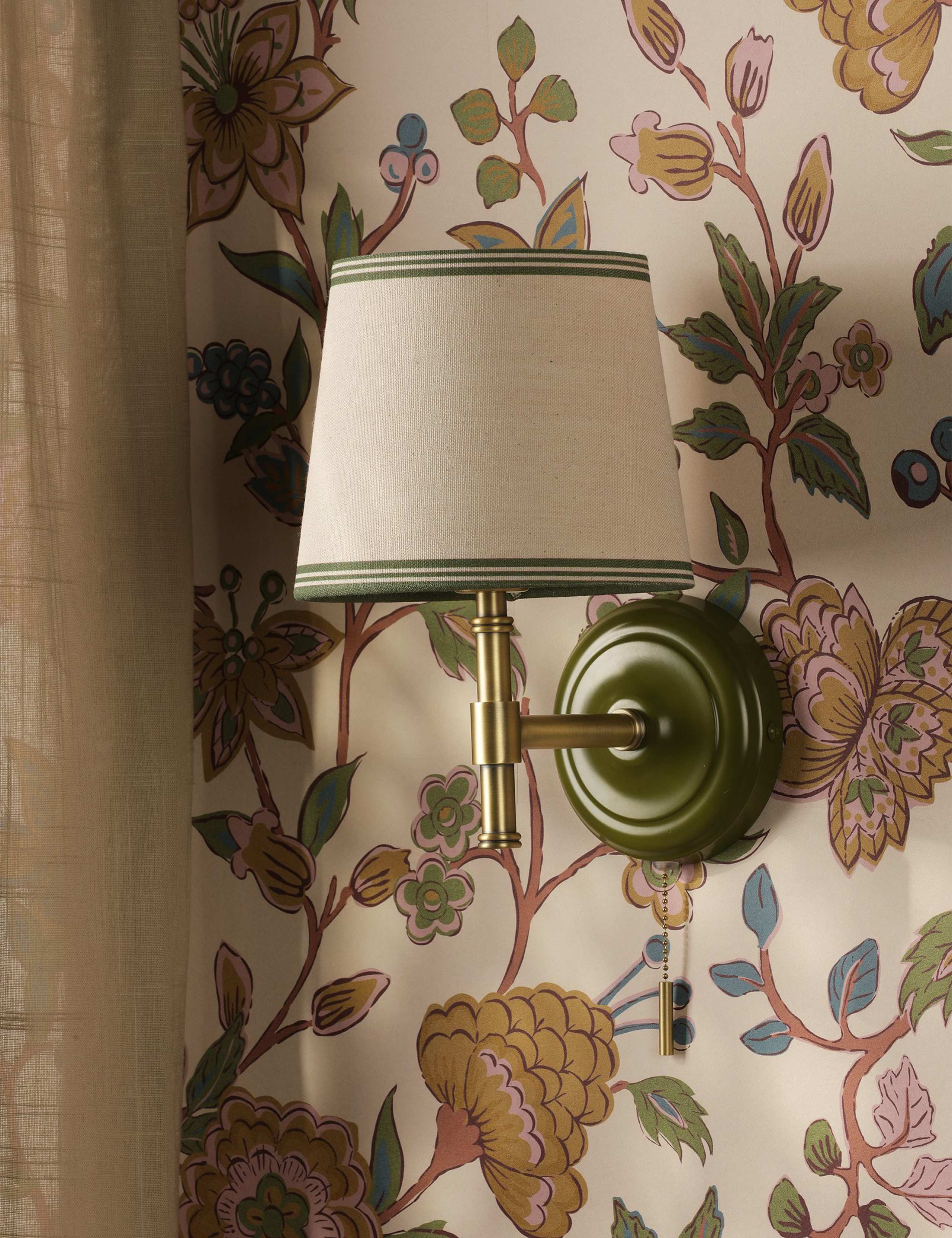 Upton Metal Wall Light 3 of 7