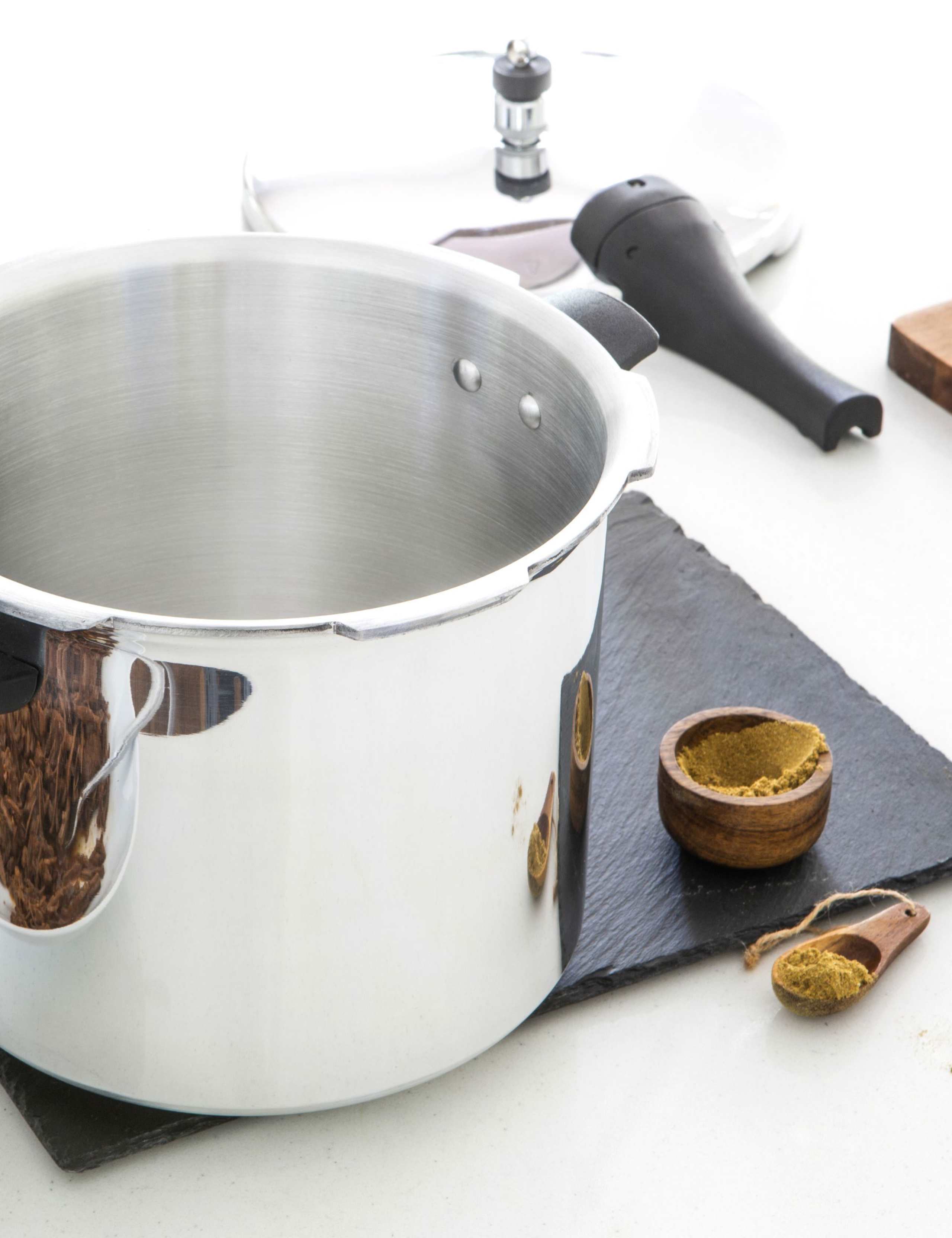 Prestige Aluminium 4L Pressure Cooker 3 of 4