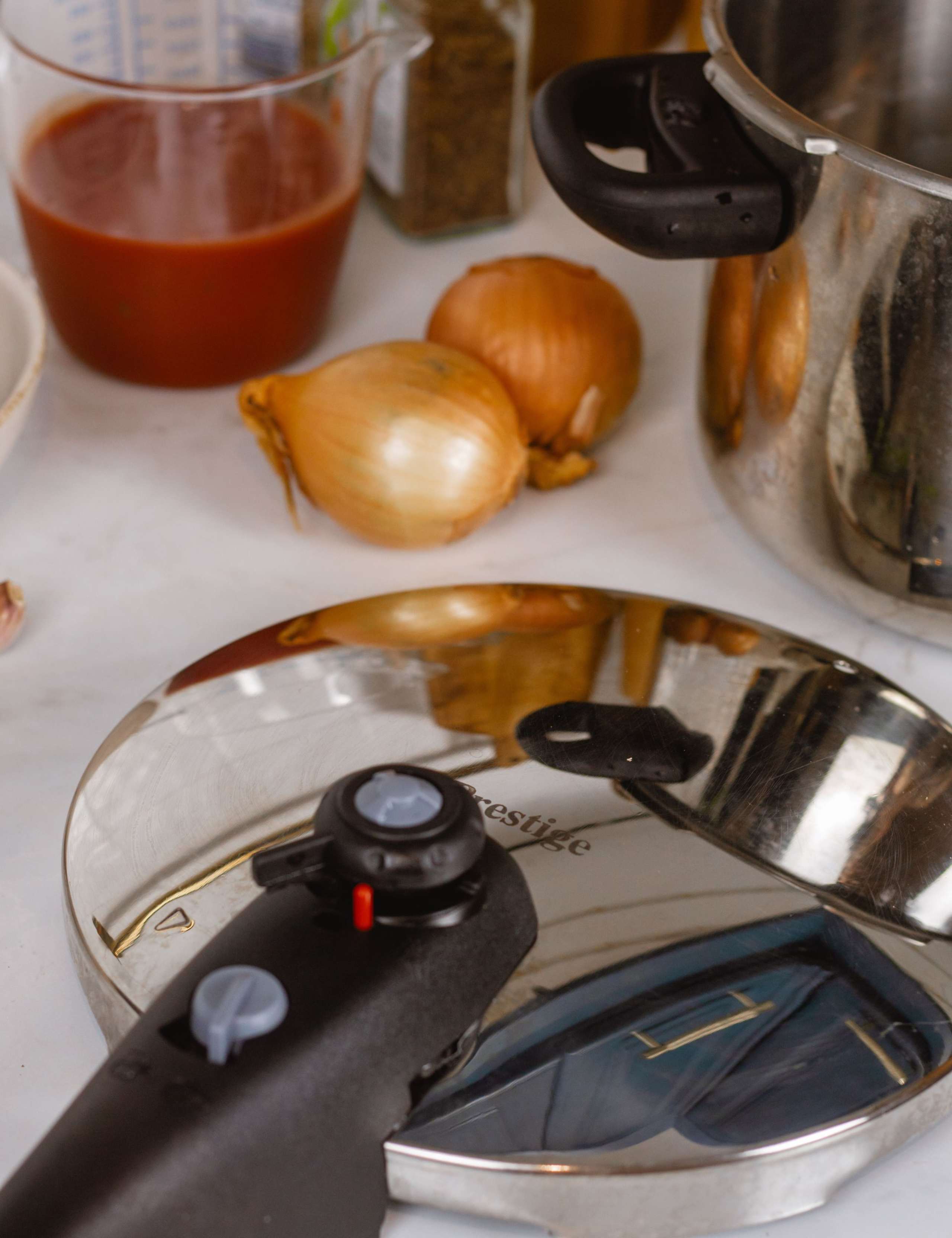 Stainless Steel 4L Pressure Cooker 6 of 6