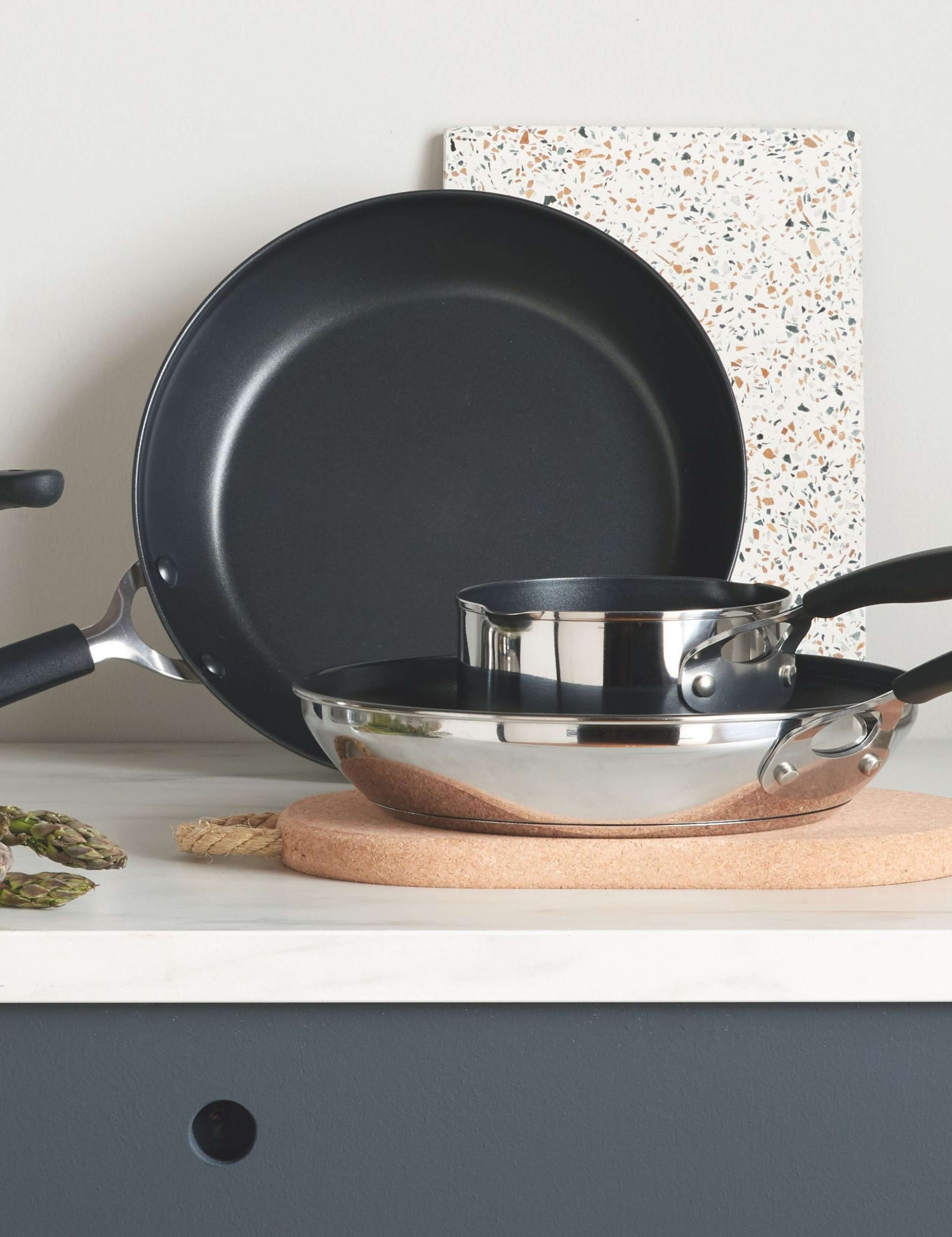 Made to Last 29cm Non-Stick Frying Pan 2 of 5