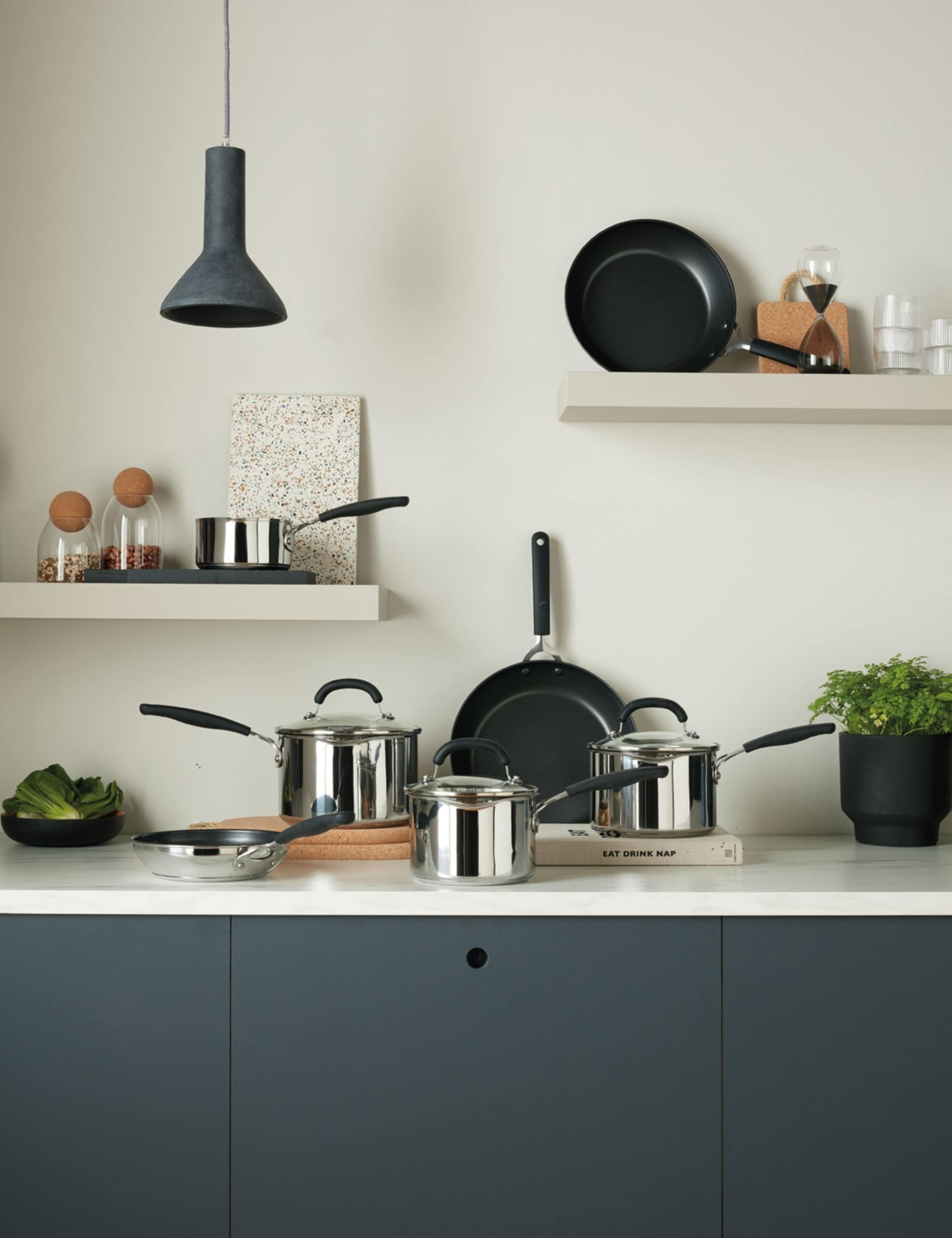 Made to Last 29cm Non-Stick Frying Pan 4 of 5