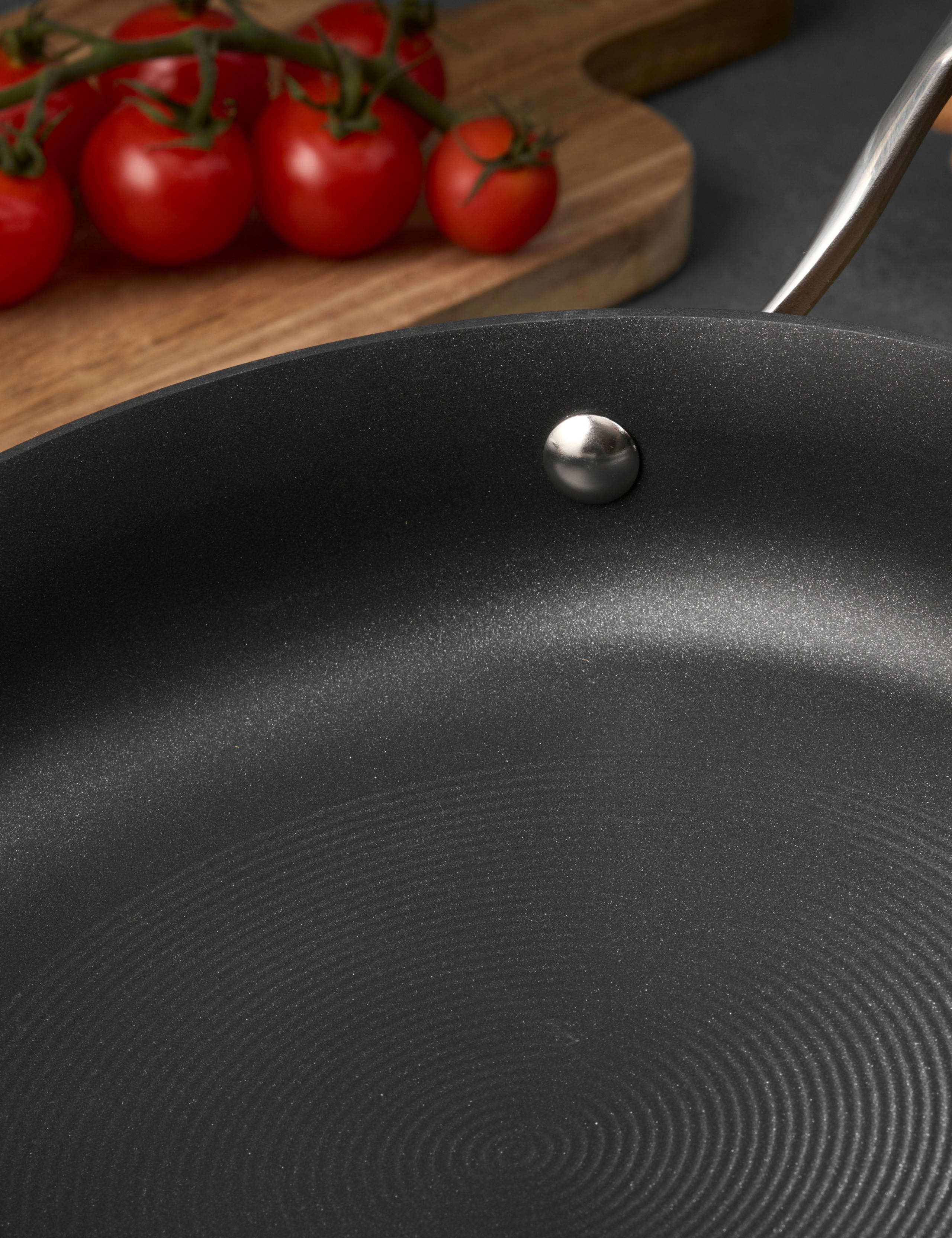 Style Non Stick 26cm Deep Casserole 4 of 7