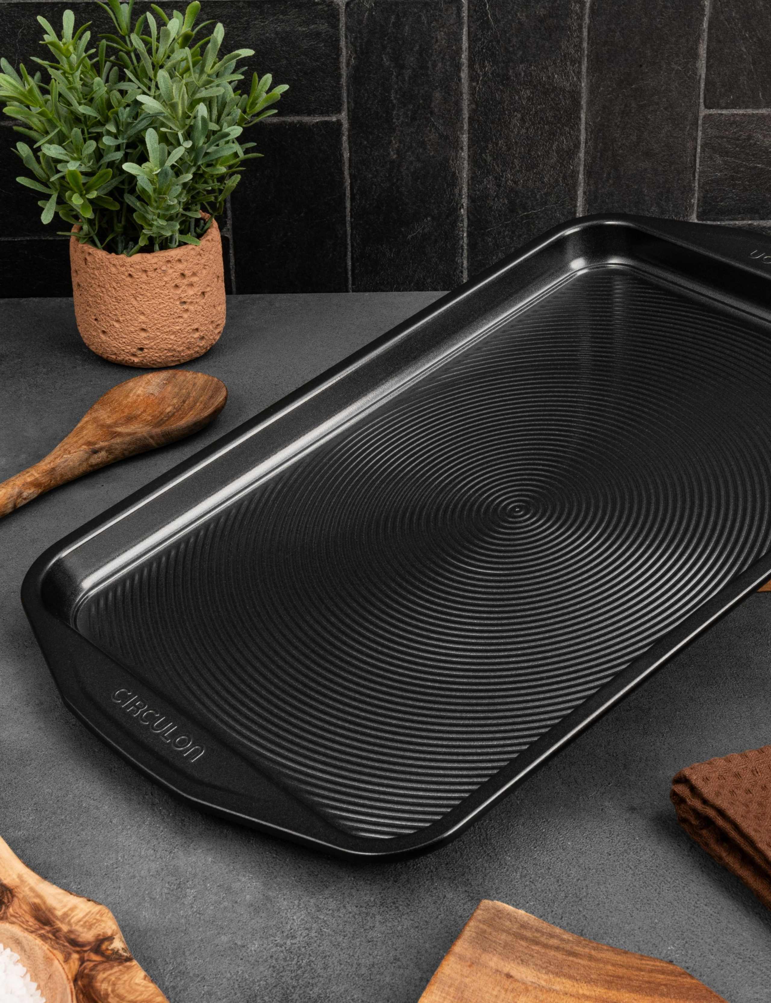 2 Piece Carbon Steel Oven Tray and Cake Tin 4 of 8