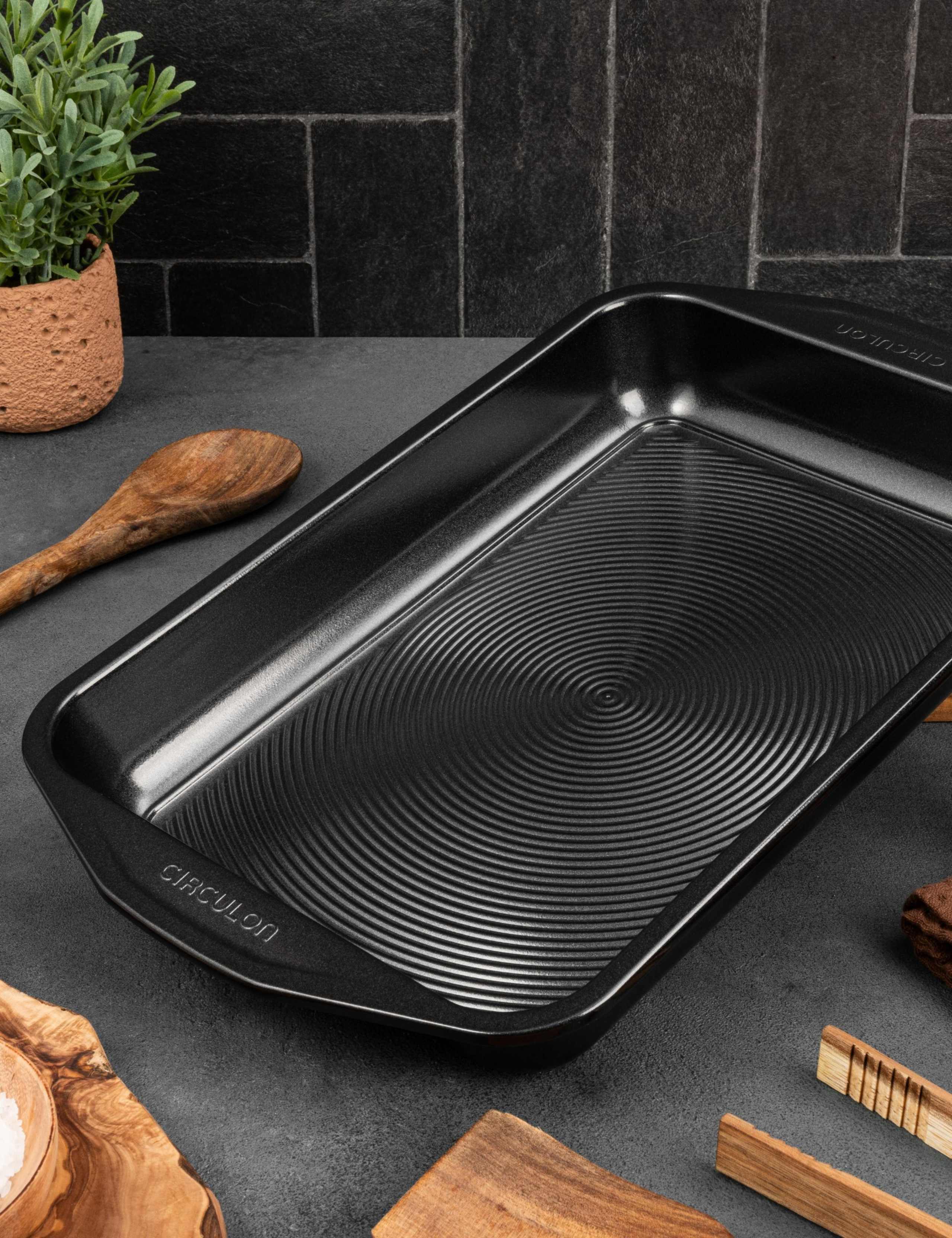 2 Piece Carbon Steel Oven Tray and Cake Tin 5 of 8